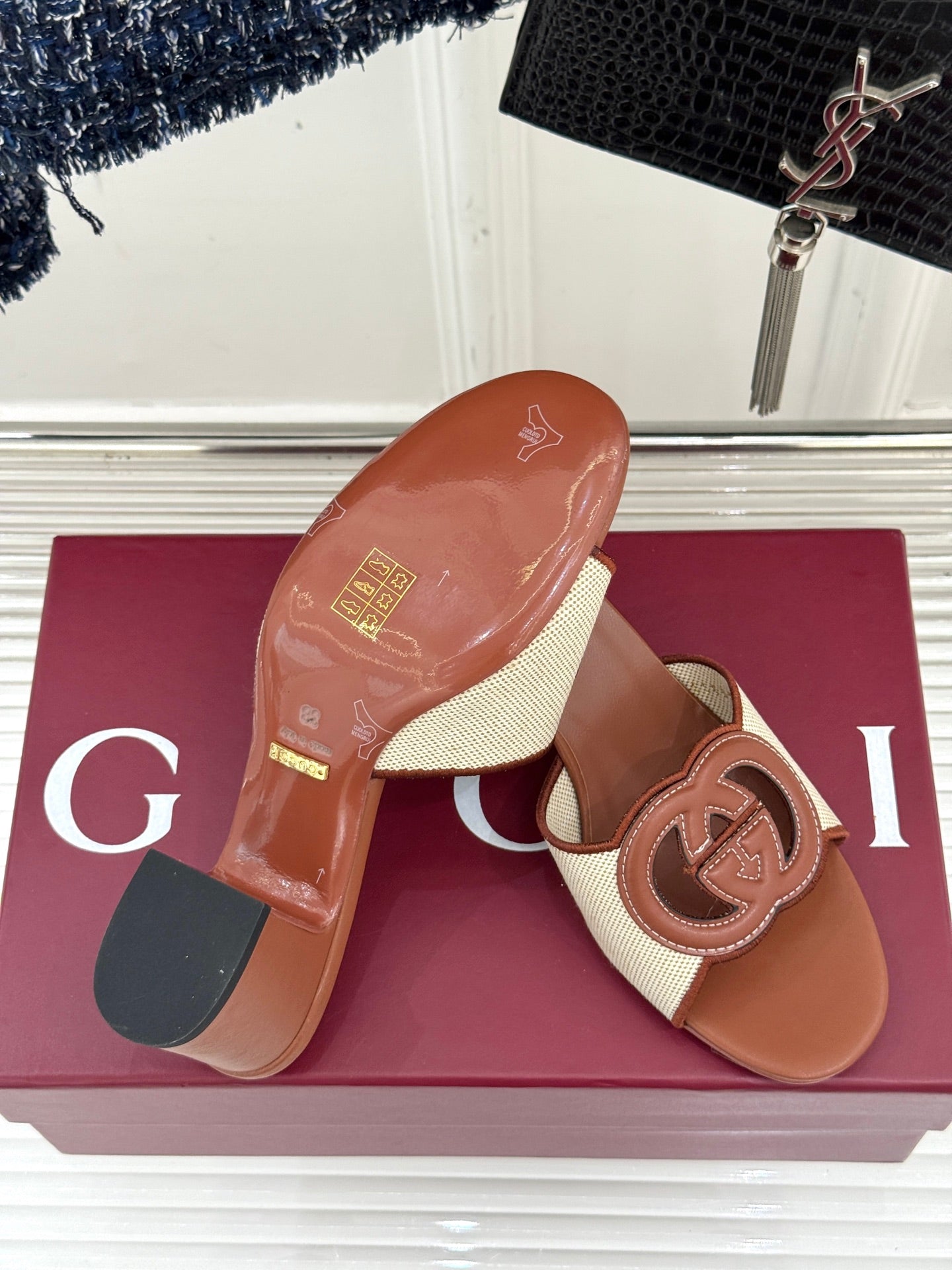 MID-HEEL MULE IN BROWN CALFSKIN AND CREAM WHITE FABRIC - 35