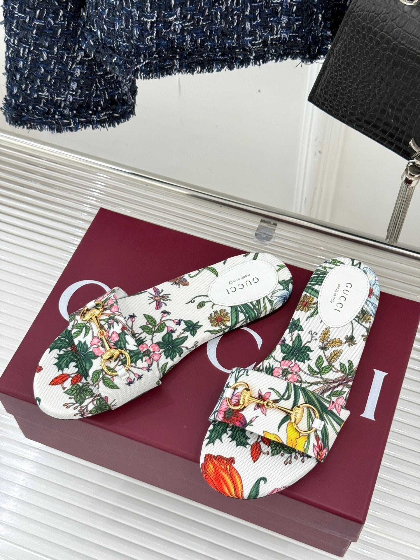 SLIDE SANDALS IN WHITE FABRIC FLORAL AND LEAF PRINT - 35