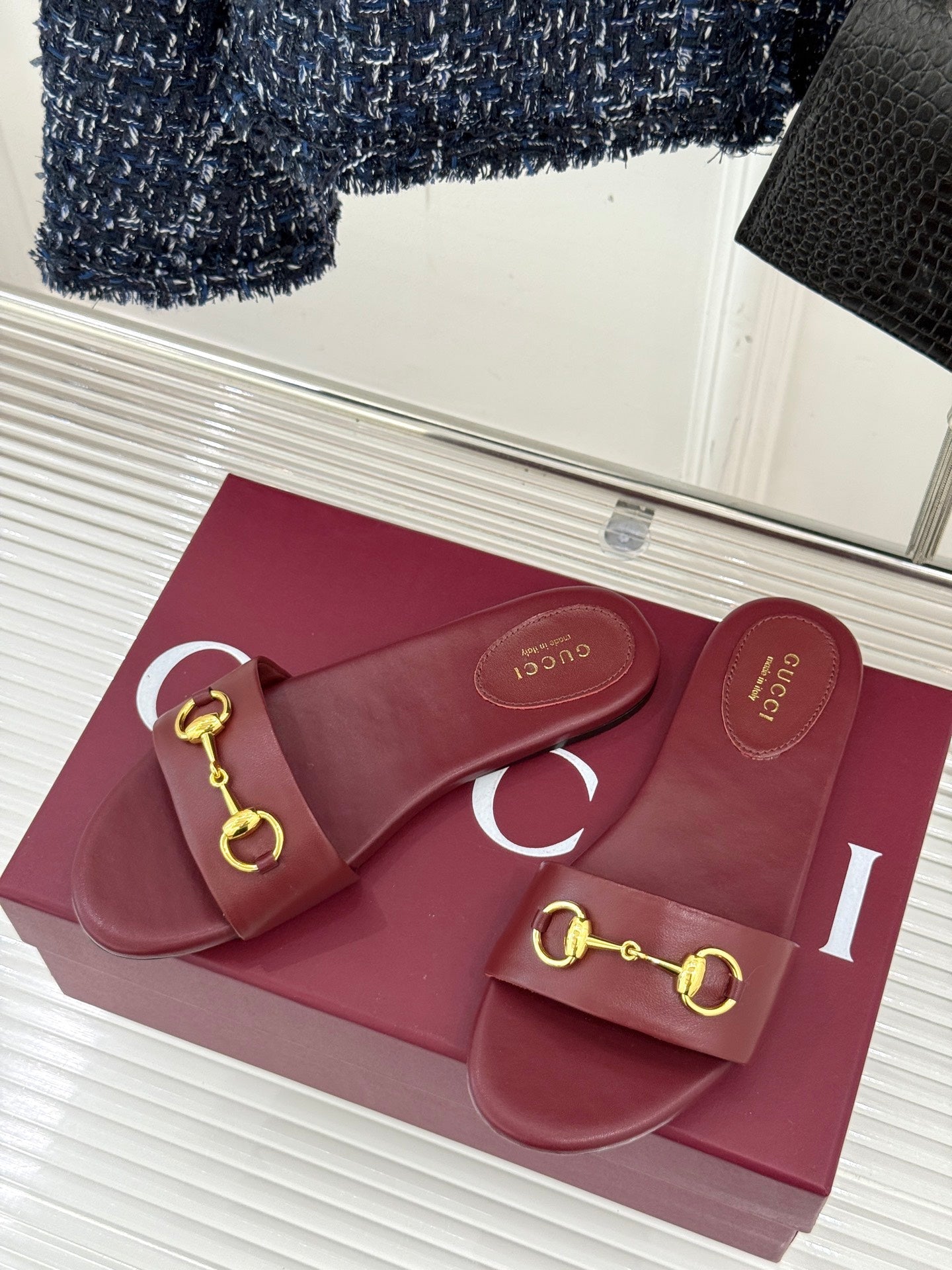 SLIDE SANDALS IN RED CALFSKIN WITH GOLD HARDWARE - 35