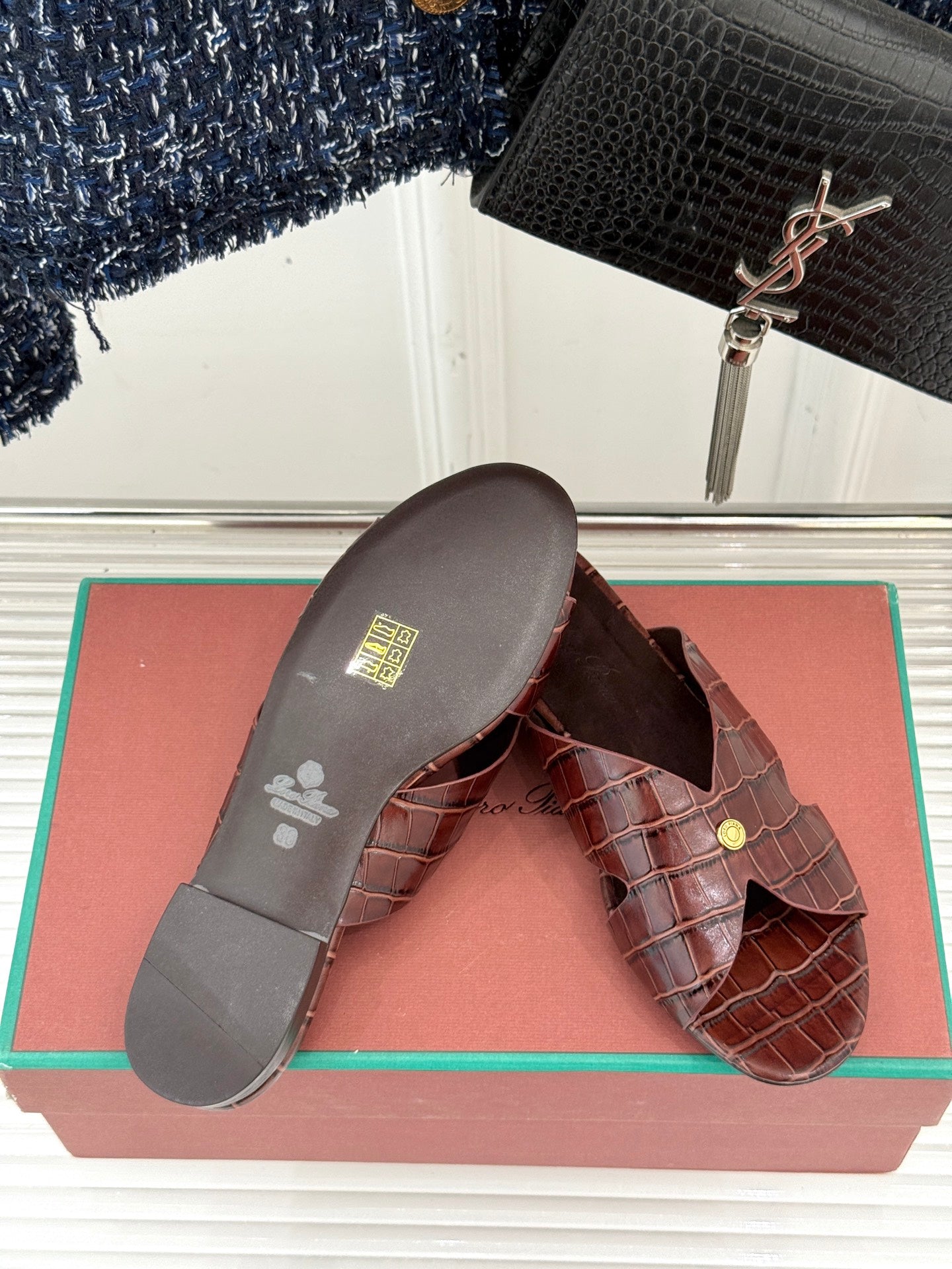LP SANDALS 25S IN MAHOGANY RED LAMBSKIN SNAKE EMBOSSING - 35