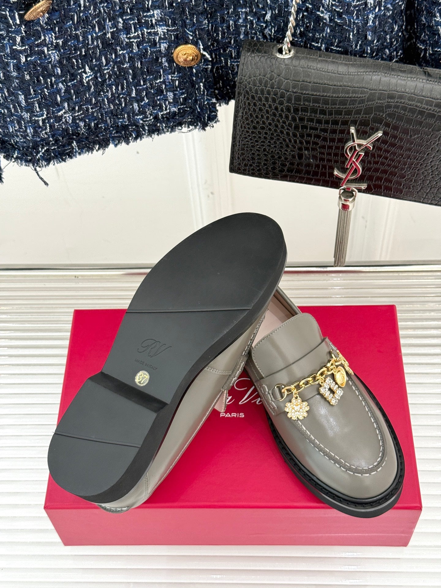 ROGER VIVIER 25S RANGERS CHAIN LOAFER IN OLIVE GRAY CALFSKIN - 35