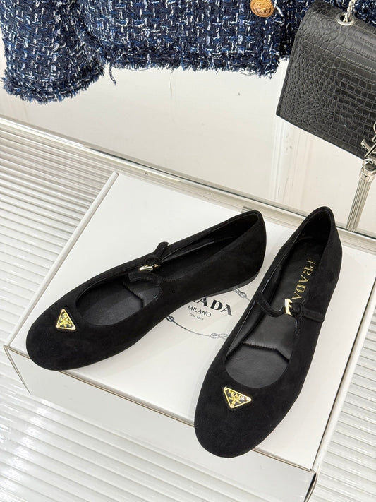 PRADA 25S М'ЯКІ БАЛЕТКИ З ЧОРНОЇ ЗАМШІ - 35