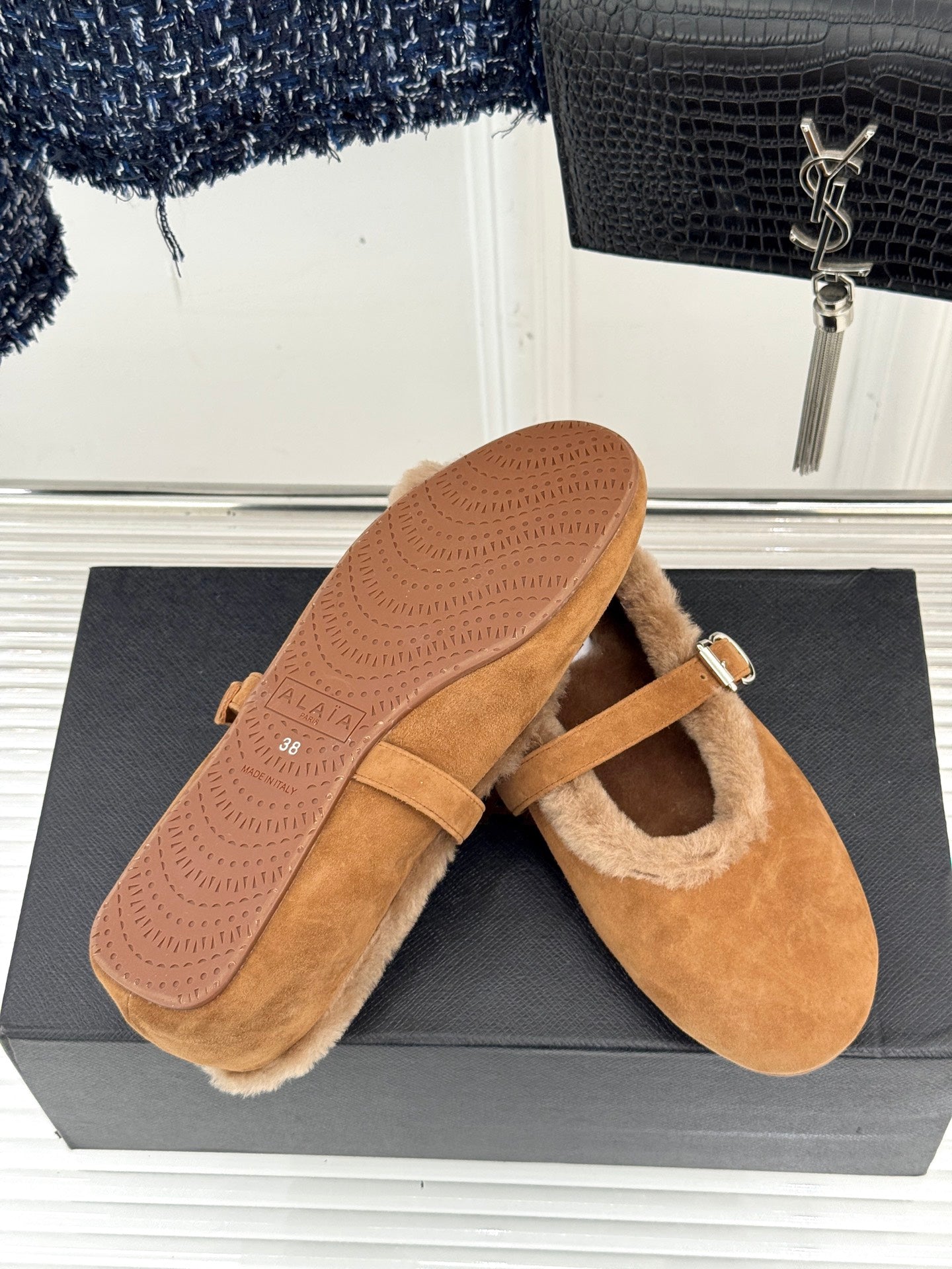SHEARLING BALLET FLATS IN TAN BROWN SUEDE - 36