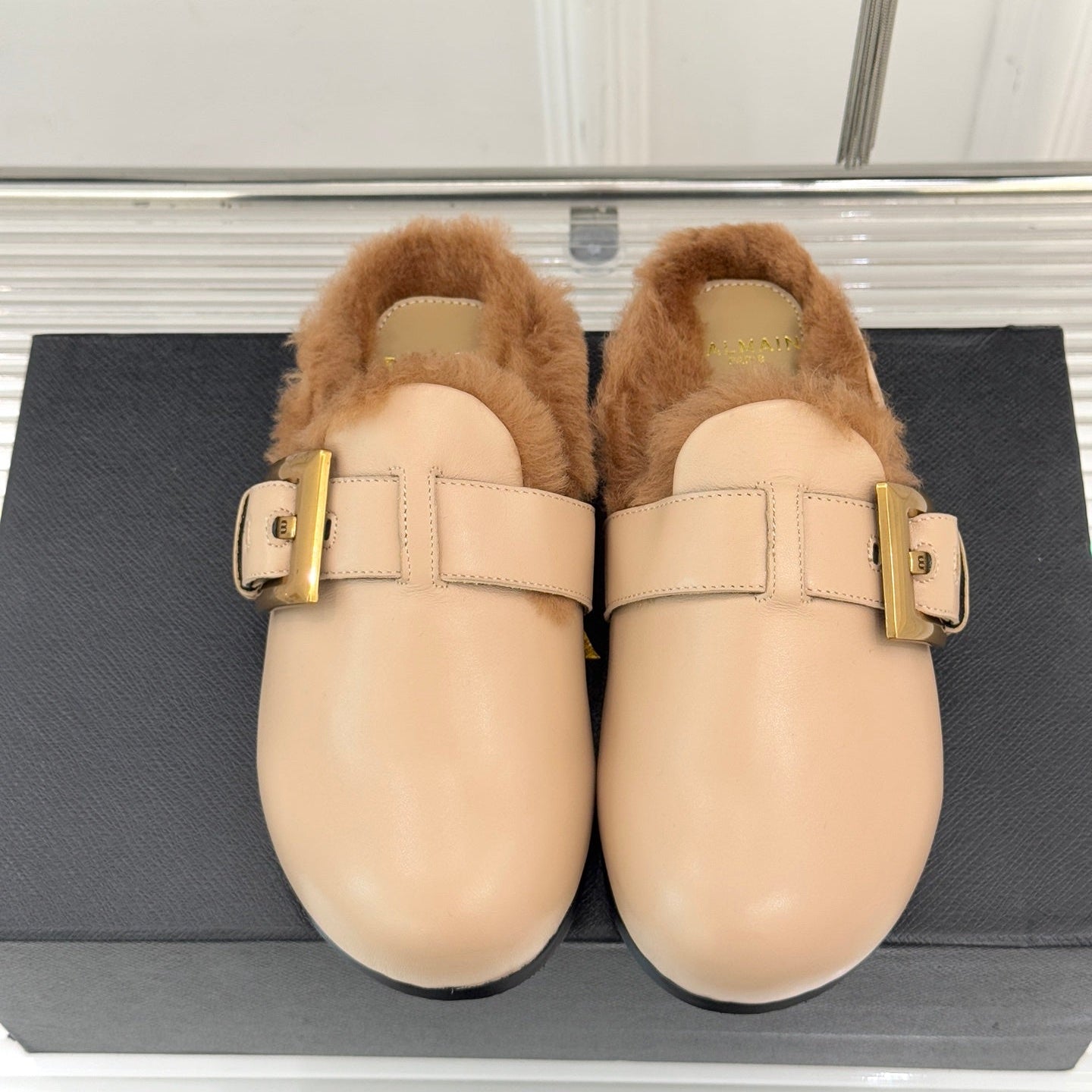 BALMAIN 26S МЮЛІ ANTHEM З БЕЖЕВОЇ ТЕЛЯЧОЇ ШКІРИ