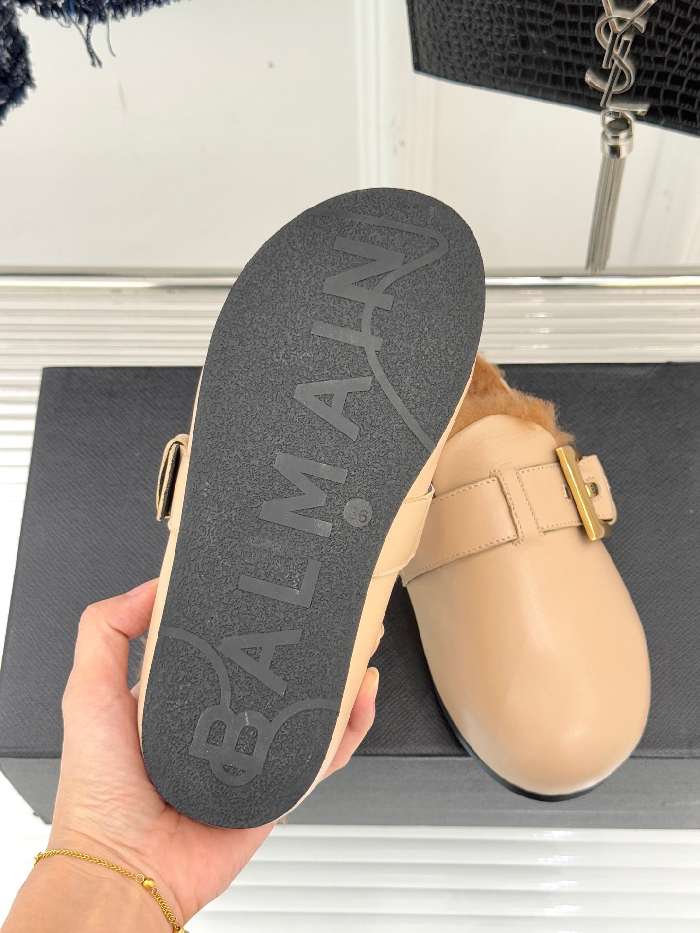 BALMAIN 26S МЮЛІ ANTHEM З БЕЖЕВОЇ ТЕЛЯЧОЇ ШКІРИ