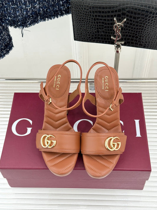 Босоніжки GUCCI 26S на високих підборах 120 мм з коричневої телячої шкіри