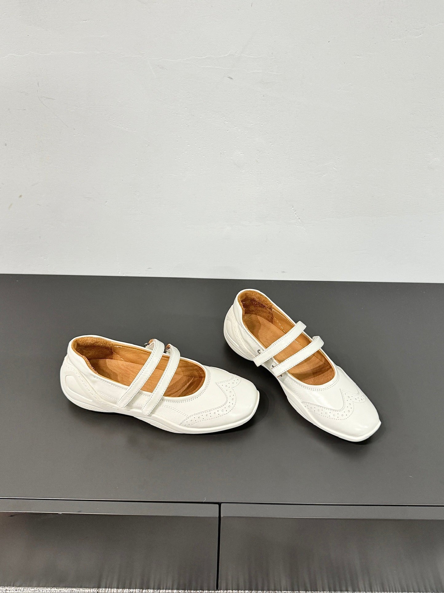 LP DOUBLE-STRAP MARY JANE FLATS 25S IN WHITE LAMBSKIN - 35