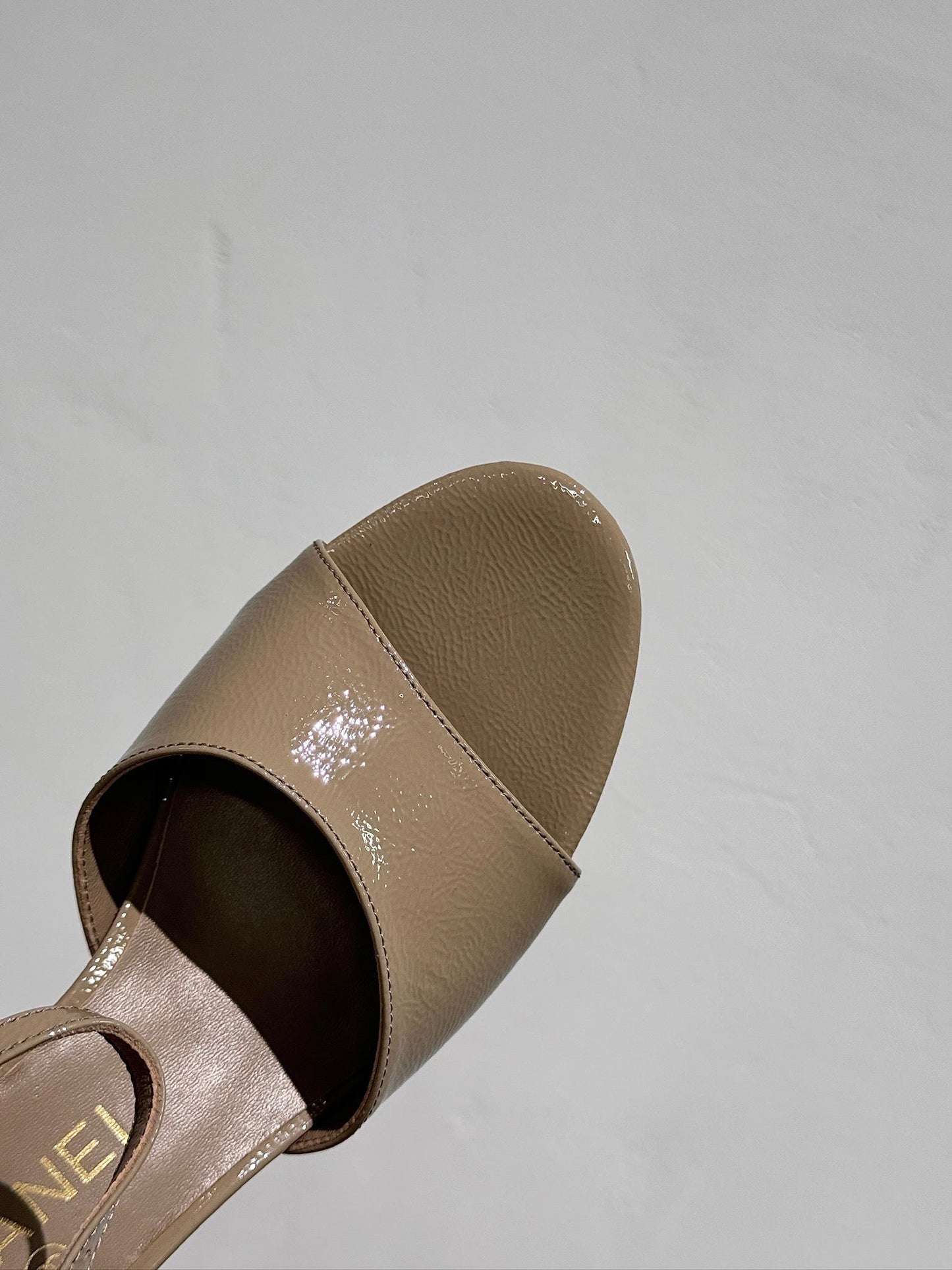 BLOCK HEEL SANDALS BEIGE SHEEPSKIN - 35