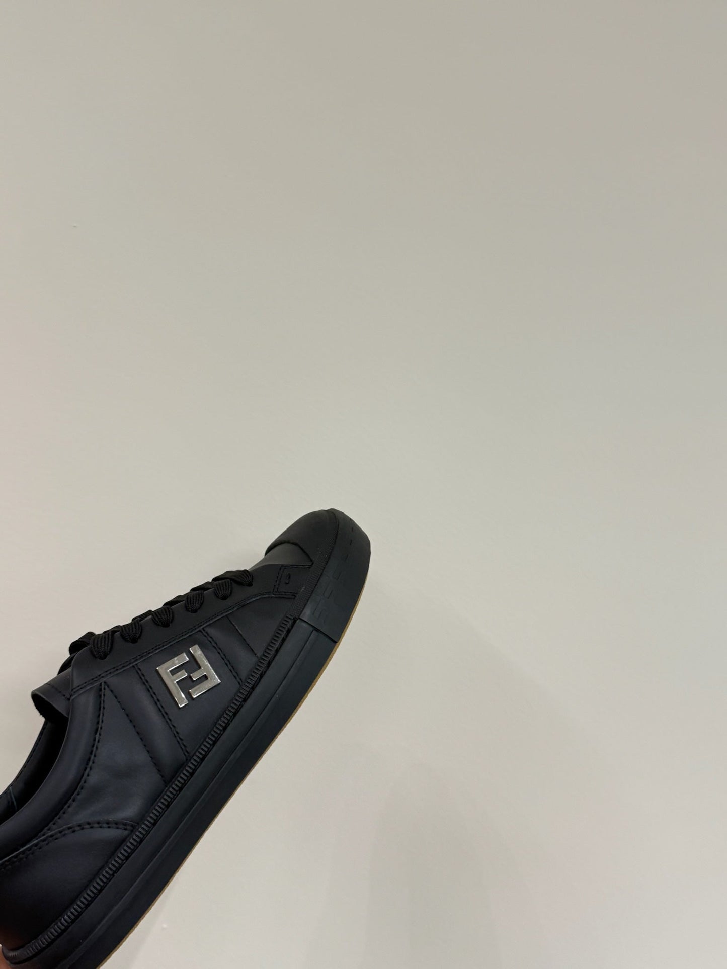 FF TRAINER SNEAKER IN BLACK CALFSKIN - 35