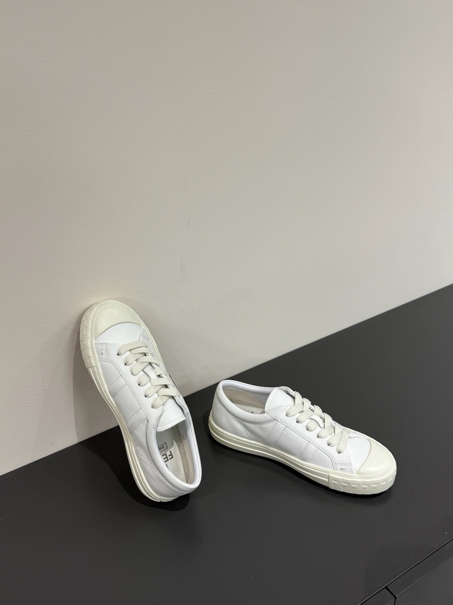 FF TRAINER SNEAKER IN WHITE CALFSKIN - 35