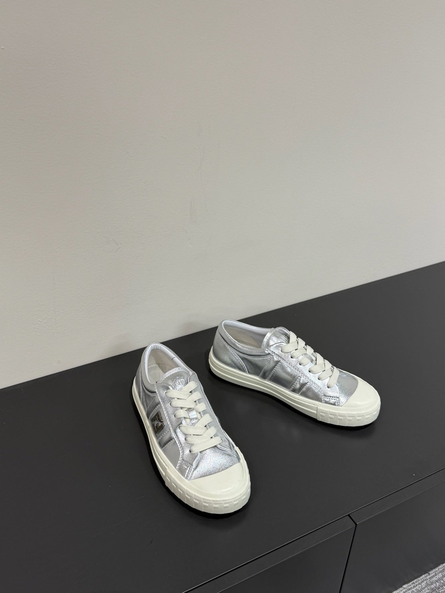 FF TRAINER SNEAKER IN SILVER MIX WHITE CALFSKIN - 35