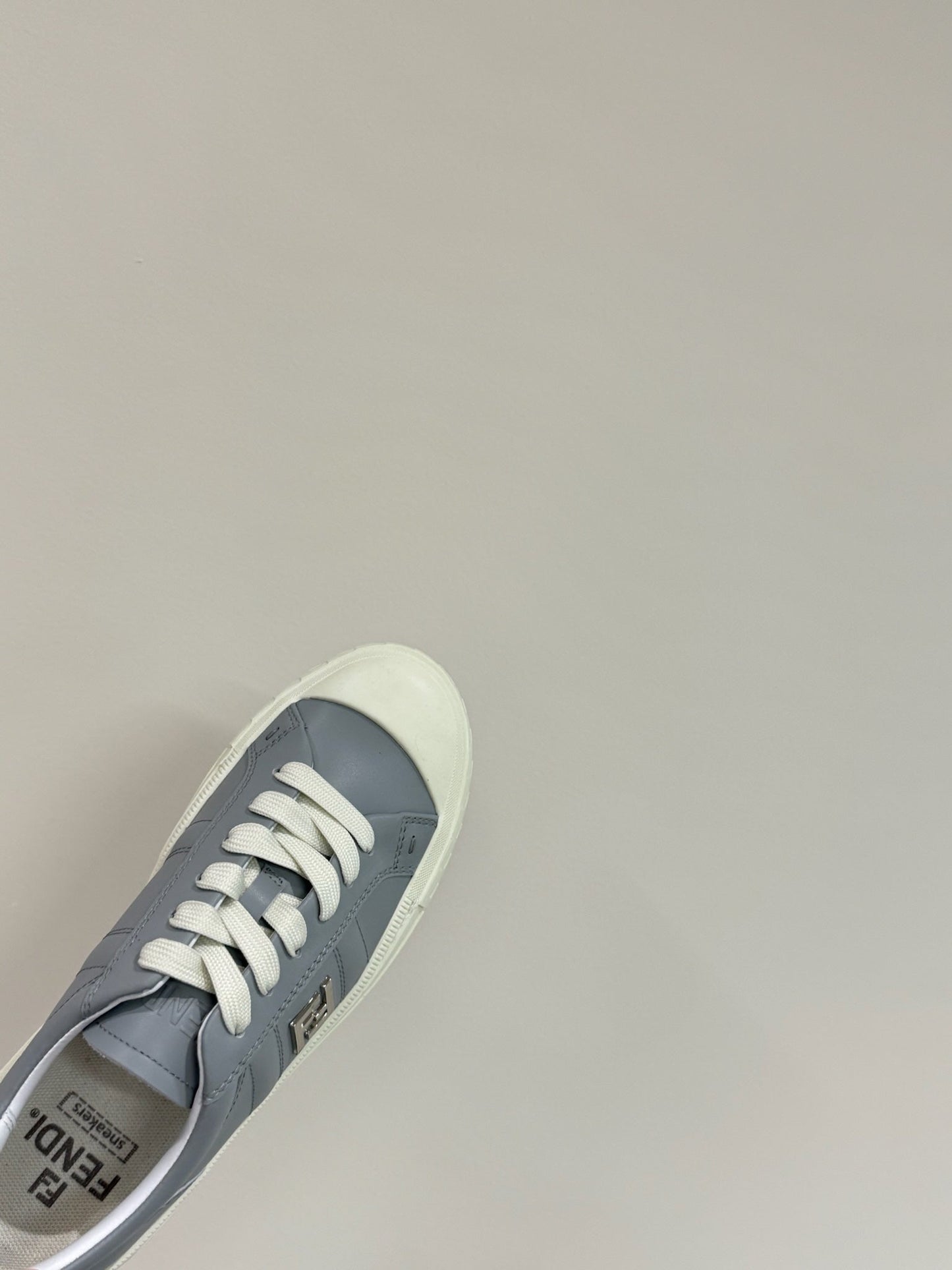 FF TRAINER SNEAKER IN DOLPHIN GRAY MIX WHITE CALFSKIN - 35