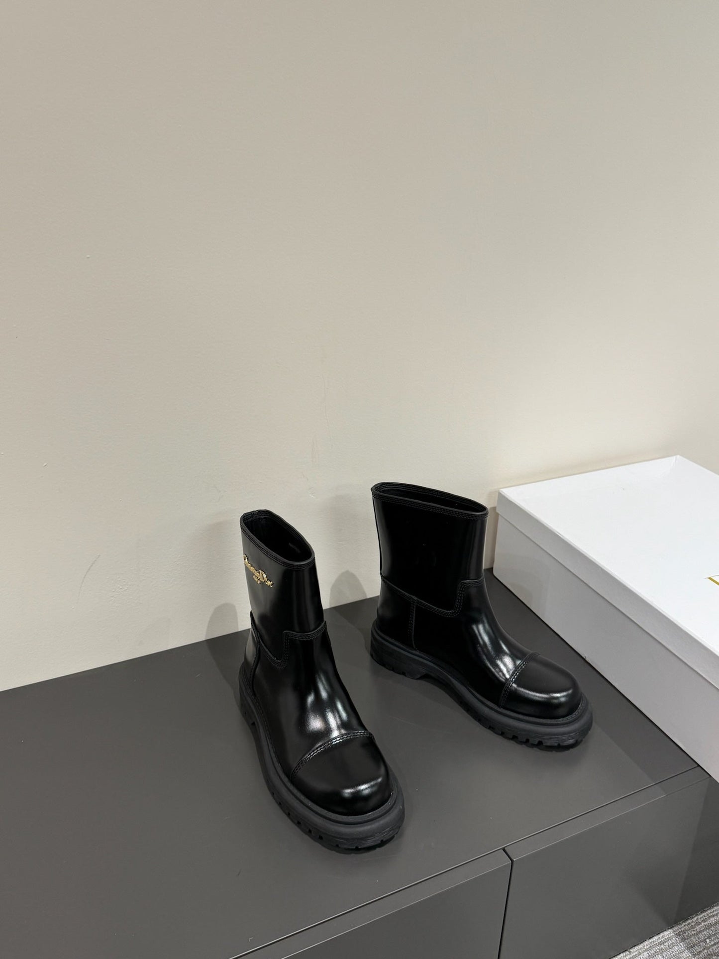 D-TOWN ANKLE BOOTS IN BLACK PATENT CALFSKIN - 35