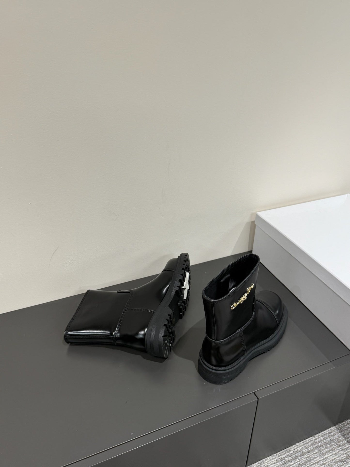 D-TOWN ANKLE BOOTS IN BLACK PATENT CALFSKIN - 35