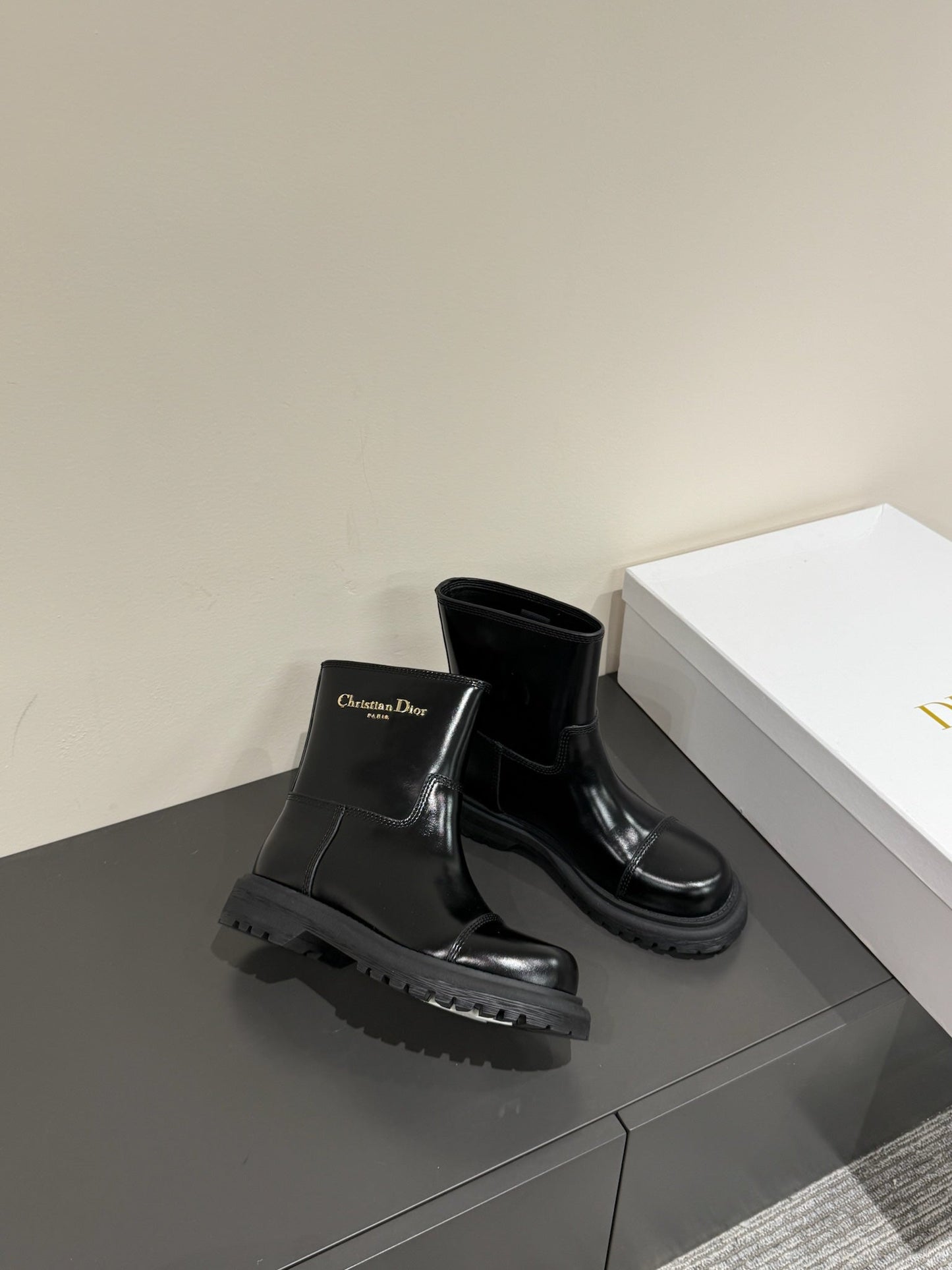 D-TOWN ANKLE BOOTS IN BLACK PATENT CALFSKIN - 35