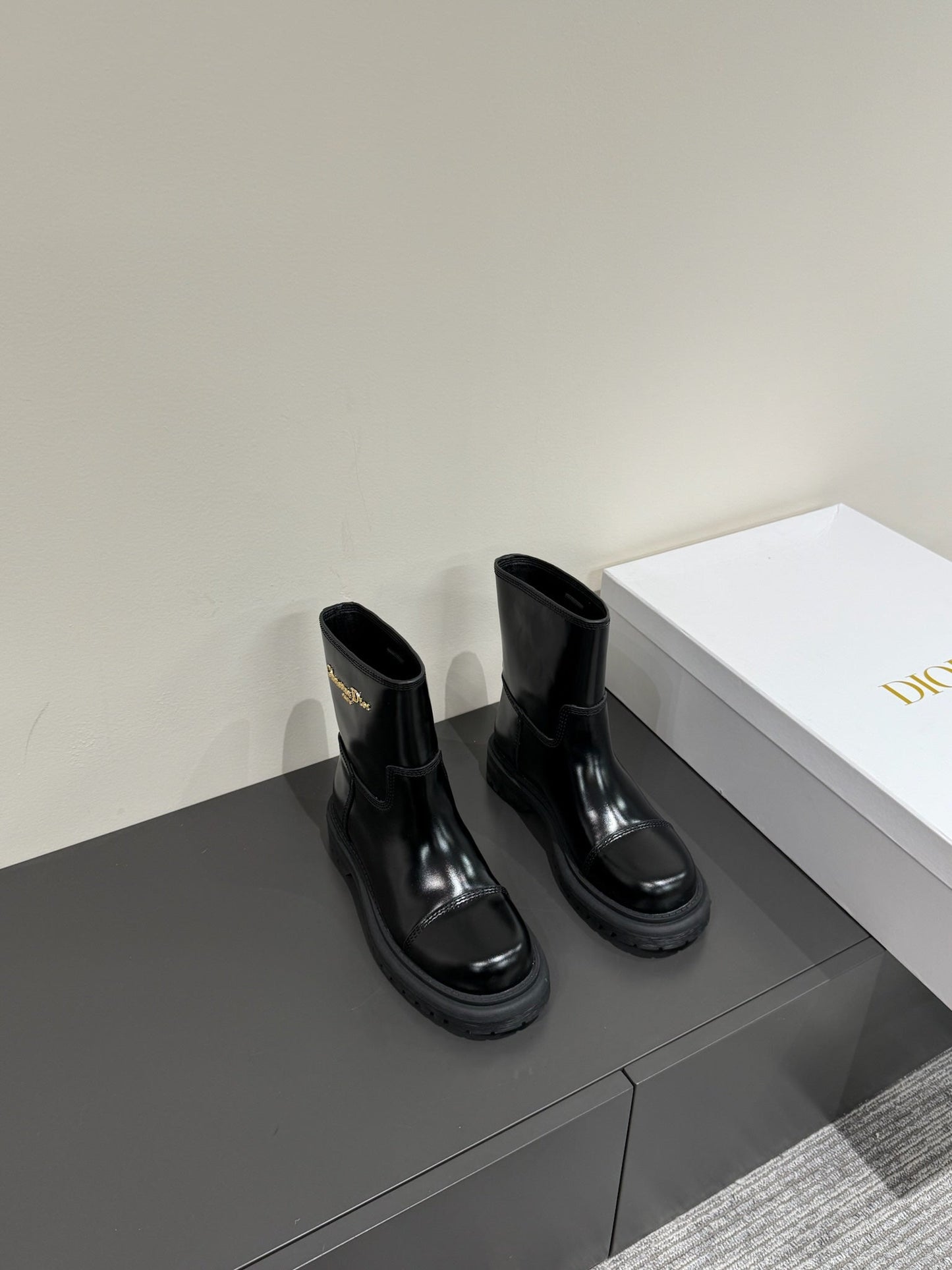 D-TOWN ANKLE BOOTS IN BLACK PATENT CALFSKIN - 35