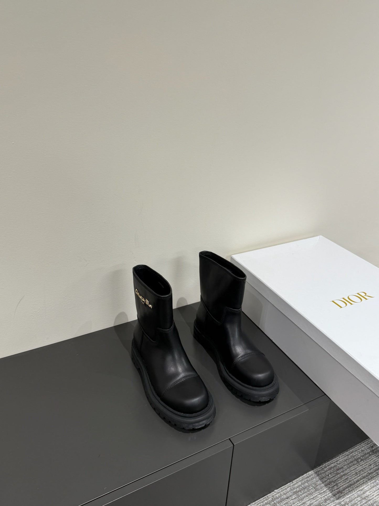 D-TOWN ANKLE BOOTS IN BLACK CALFSKIN - 35