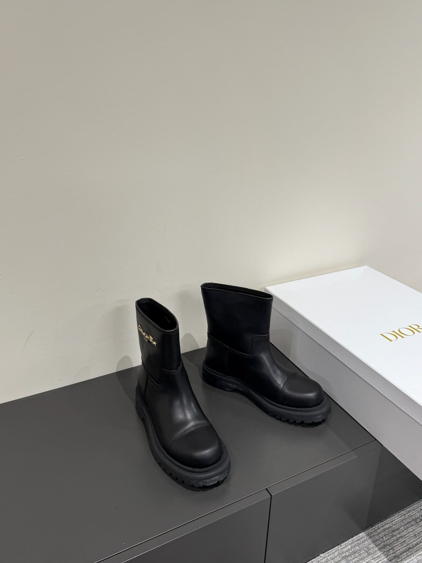 D-TOWN ANKLE BOOTS IN BLACK CALFSKIN - 35