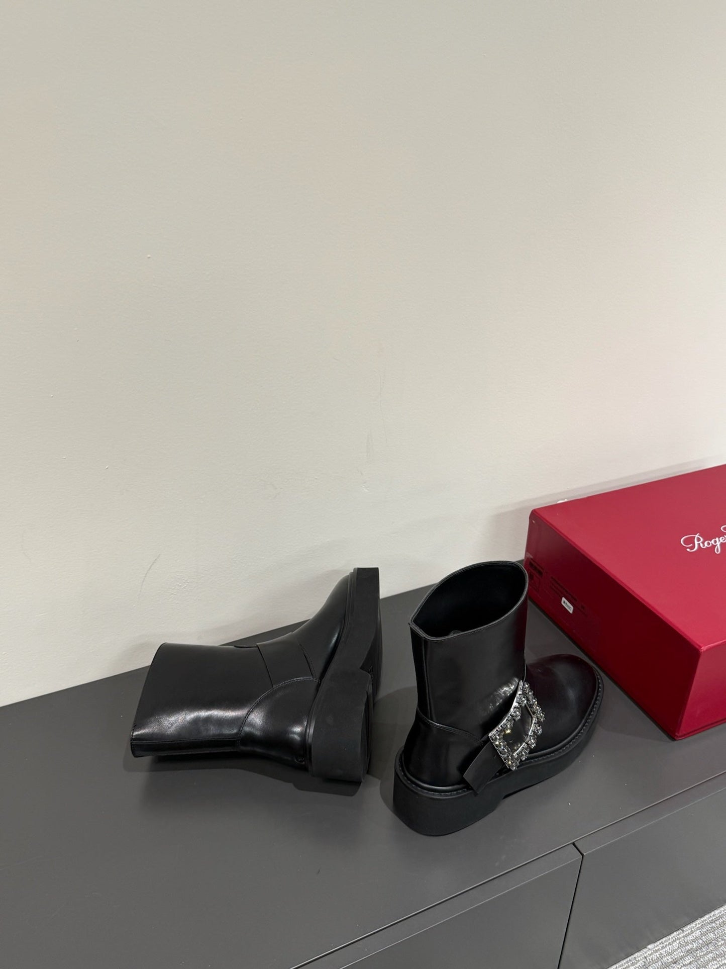 VIV' RANGERS CHELSEA ANKLE BOOTS IN BLACK CALFSKIN WITH BLACK CRYSTAL BUCKLE - 35