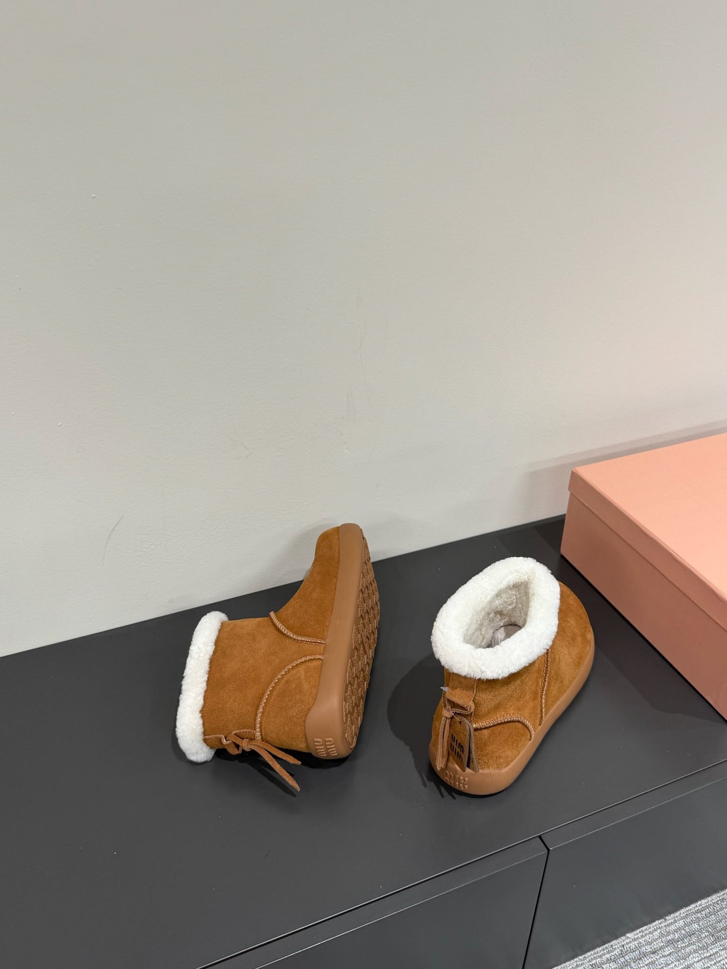 ANKLE BOOTS IN BRONZE BROWN SUEDE AND FLEECE LINING - 35