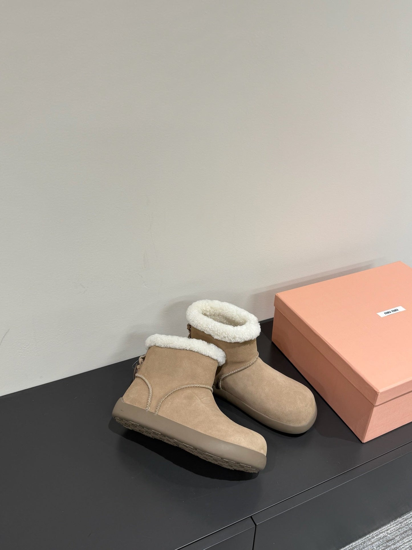 ANKLE BOOTS IN DESERT BROWN SUEDE AND FLEECE LINING - 35