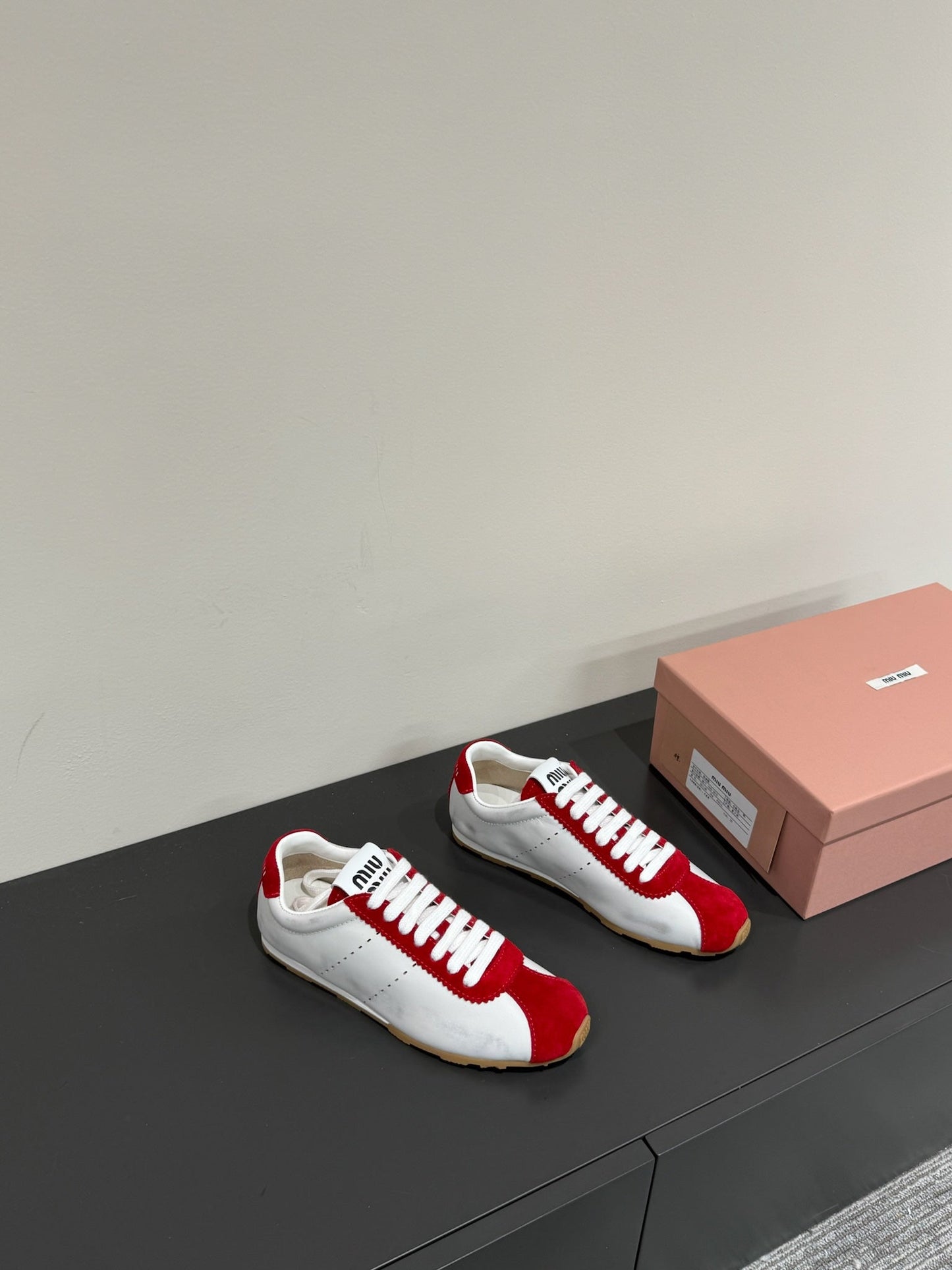 PLUME SNEAKERS IN WHITE NAPPA LAMBSKIN AND RED SUEDE - 35