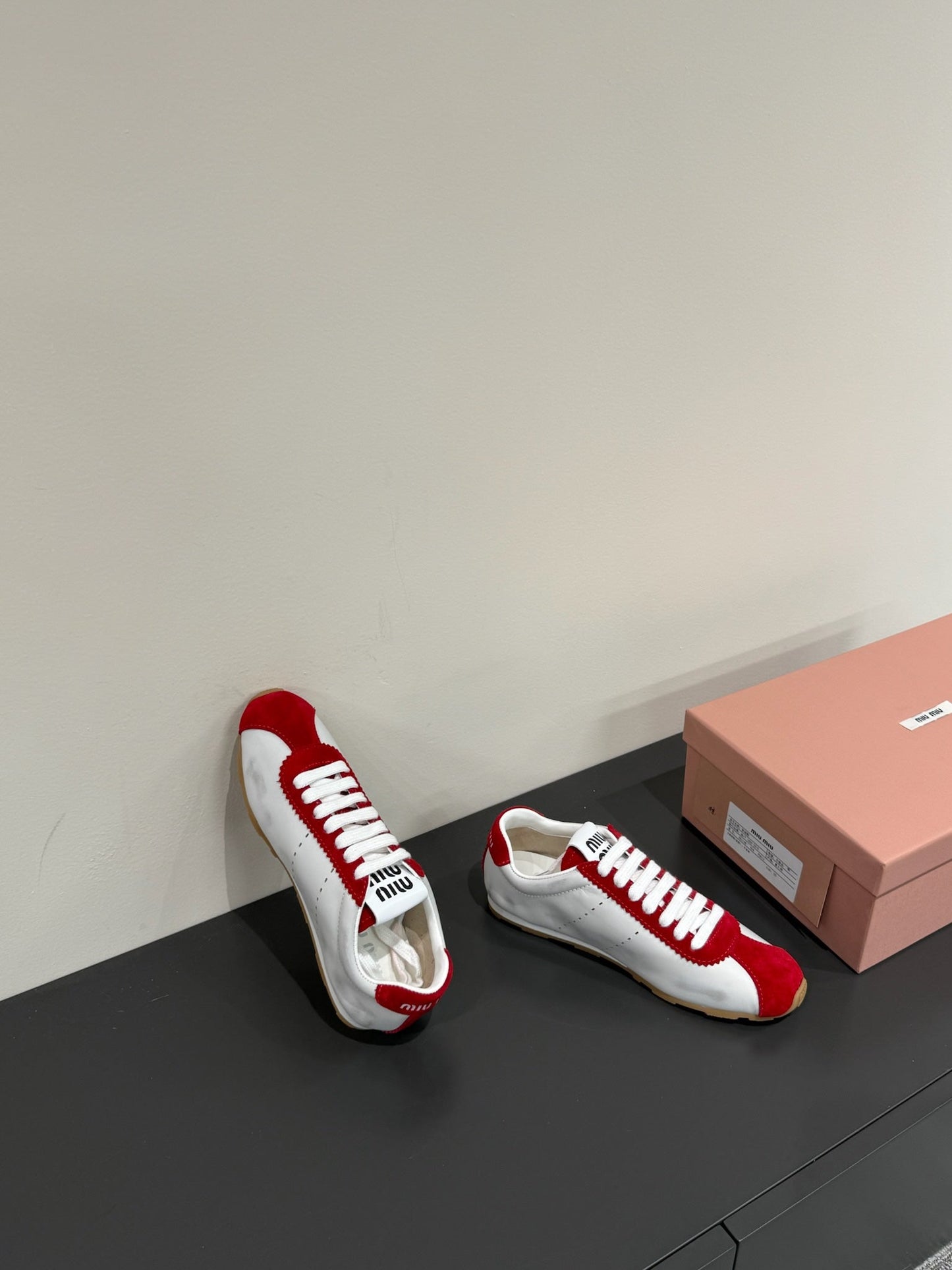 PLUME SNEAKERS IN WHITE NAPPA LAMBSKIN AND RED SUEDE - 35