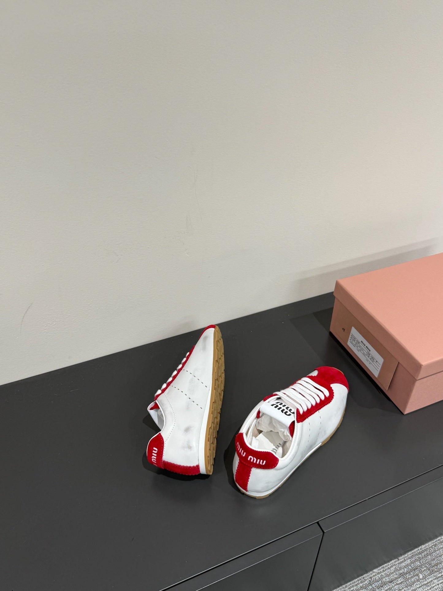 PLUME SNEAKERS IN WHITE NAPPA LAMBSKIN AND RED SUEDE - 35
