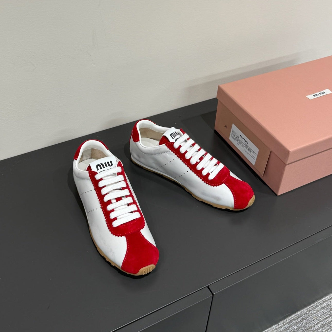 PLUME SNEAKERS IN WHITE NAPPA LAMBSKIN AND RED SUEDE - 35