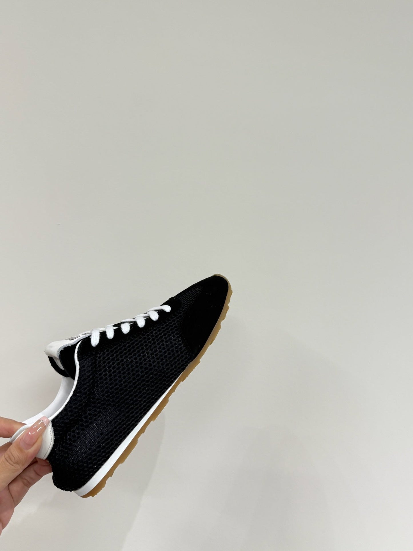 RETRO SNEAKERS IN BLACK MESH AND SUEDE - 35