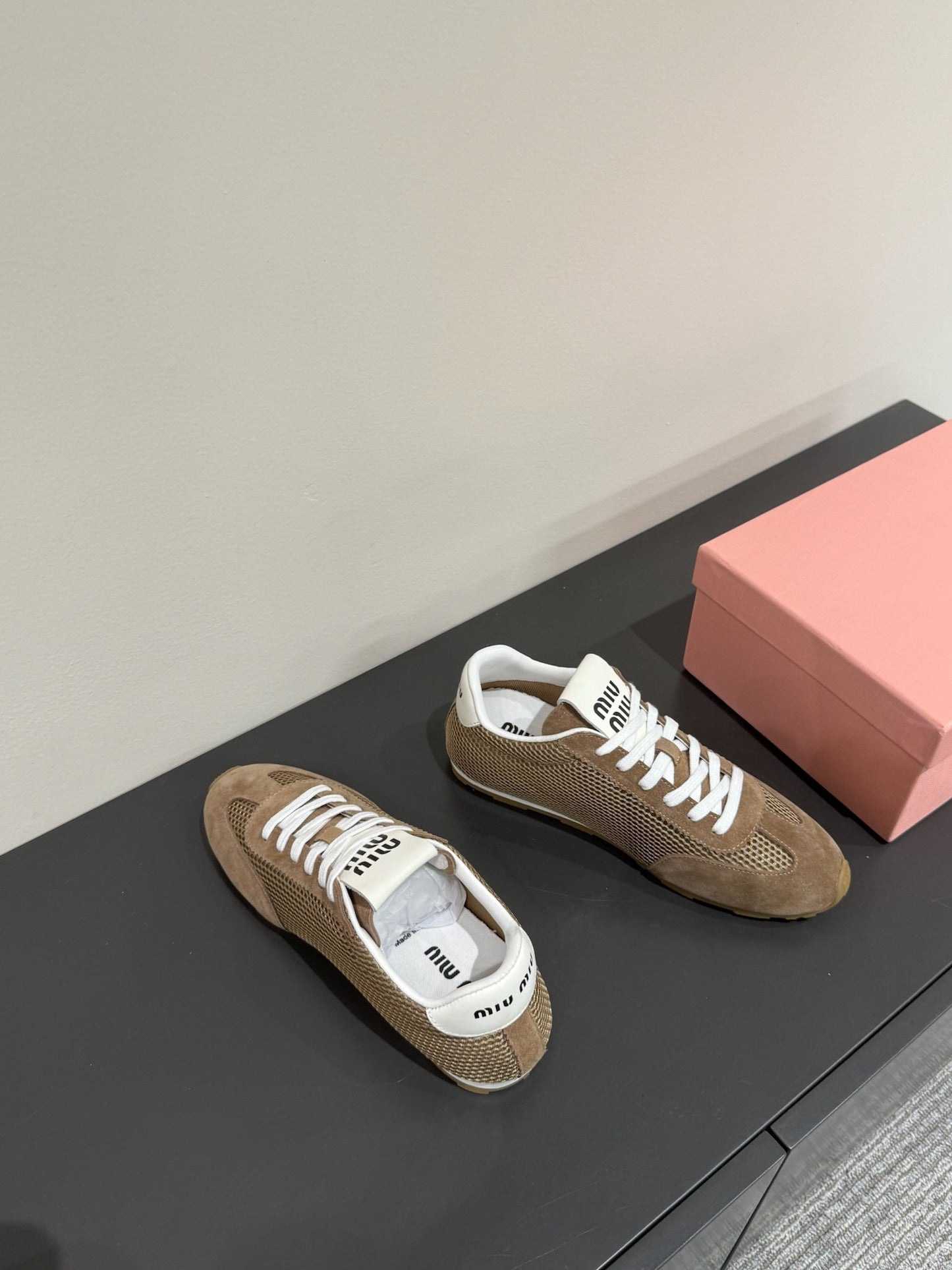 RETRO SNEAKERS IN COFFEE BROWN MESH AND SUEDE - 35