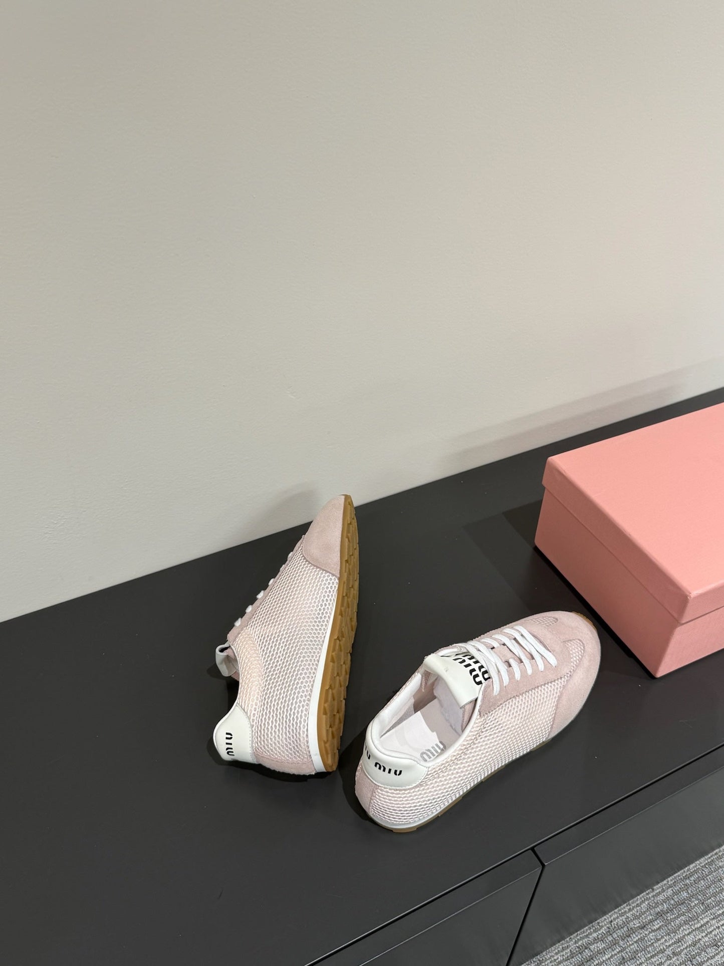 RETRO SNEAKERS IN PASTEL PINK MESH AND SUEDE - 35