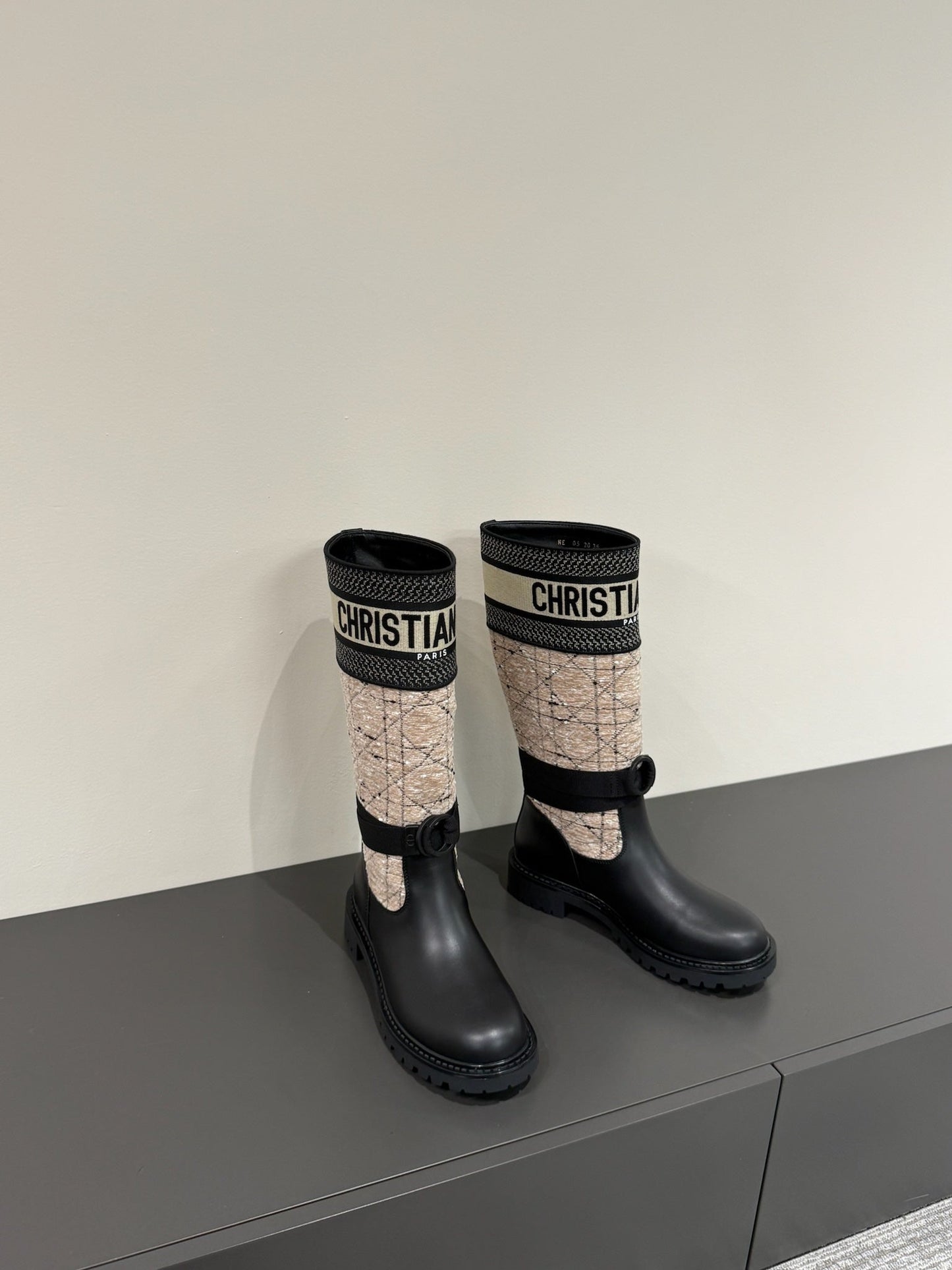 D-MAJOR BOOT TAUPE AND BLACK TECHNICAL FABRIC AND BLACK CALFSKIN - 35