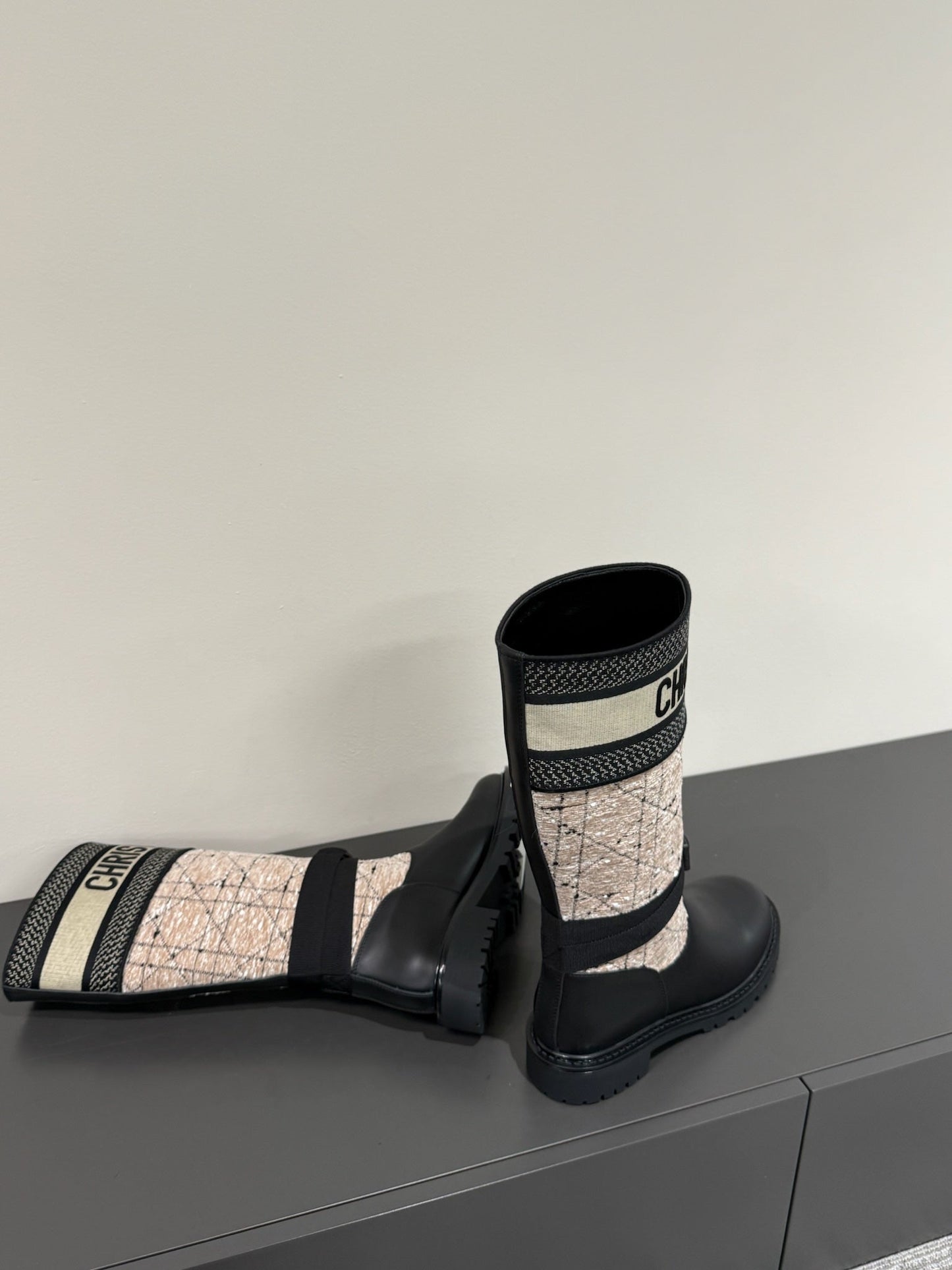 D-MAJOR BOOT TAUPE AND BLACK TECHNICAL FABRIC AND BLACK CALFSKIN - 35