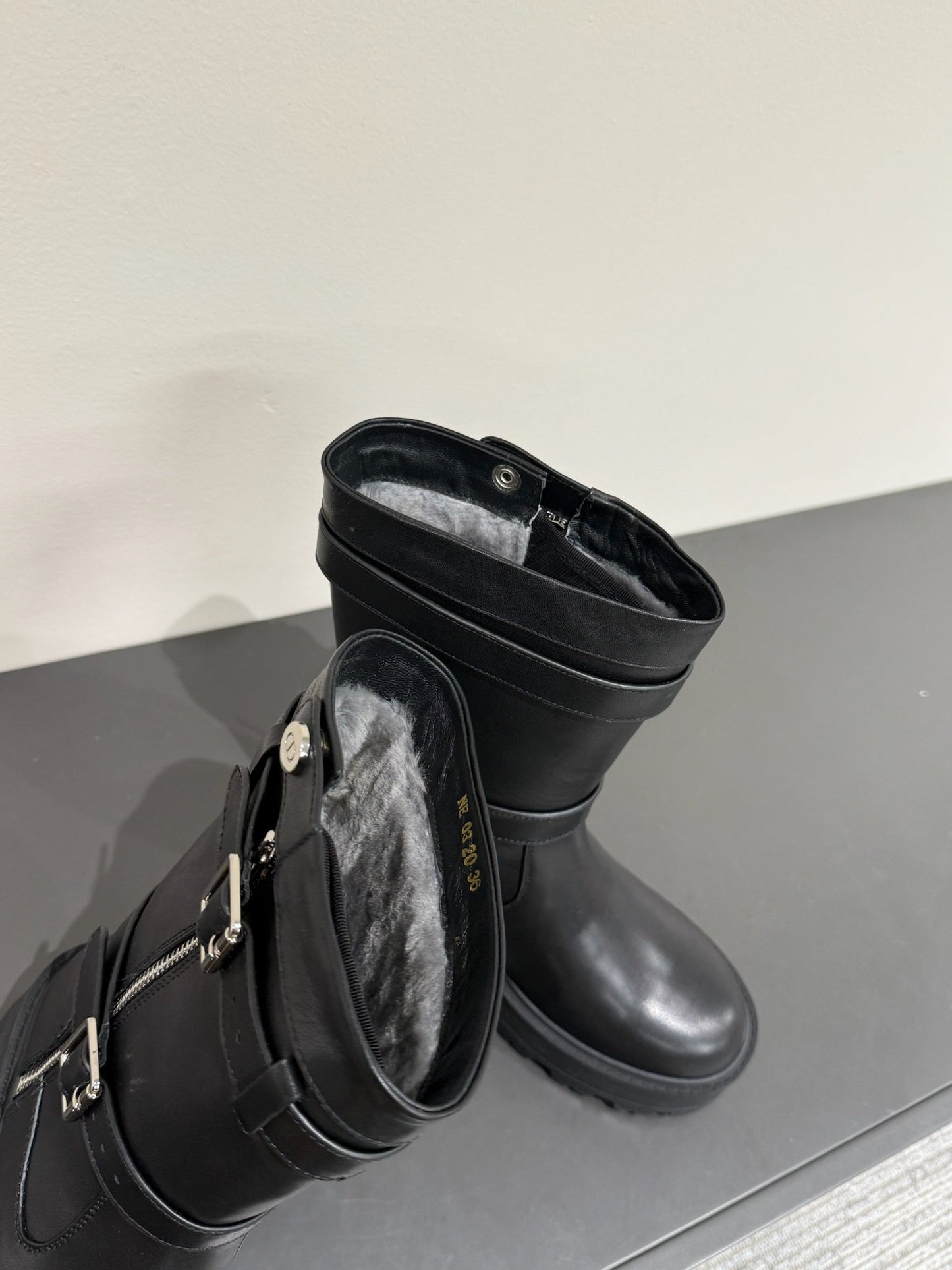 MAJOR ANKLE BOOT BLACK CALFSKIN WITH SHEARLING WOOL LINING - 35