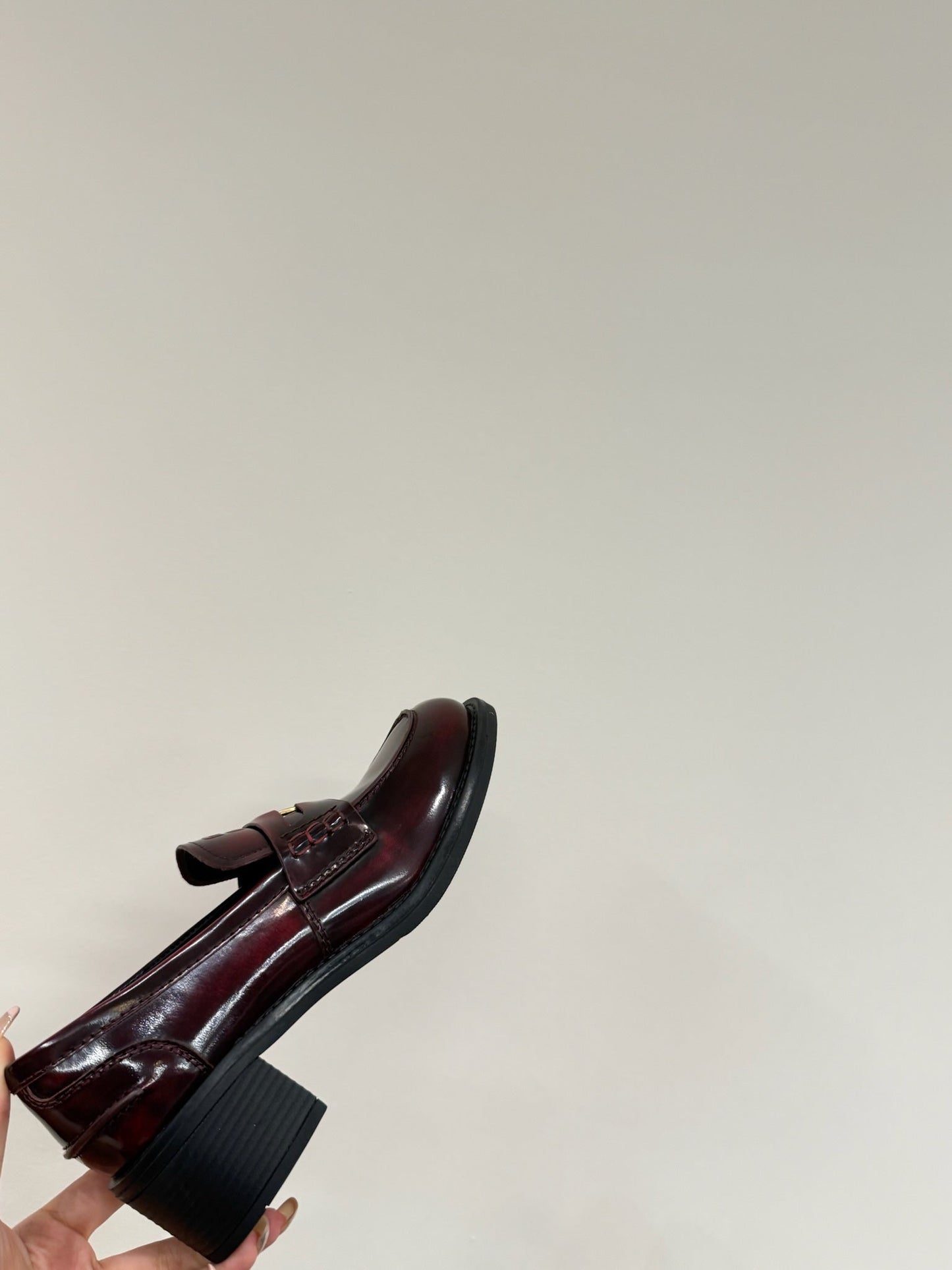 LOAFER WITH GOLD COIN IN CRIMSON GLOSSY CALFSKIN - 34