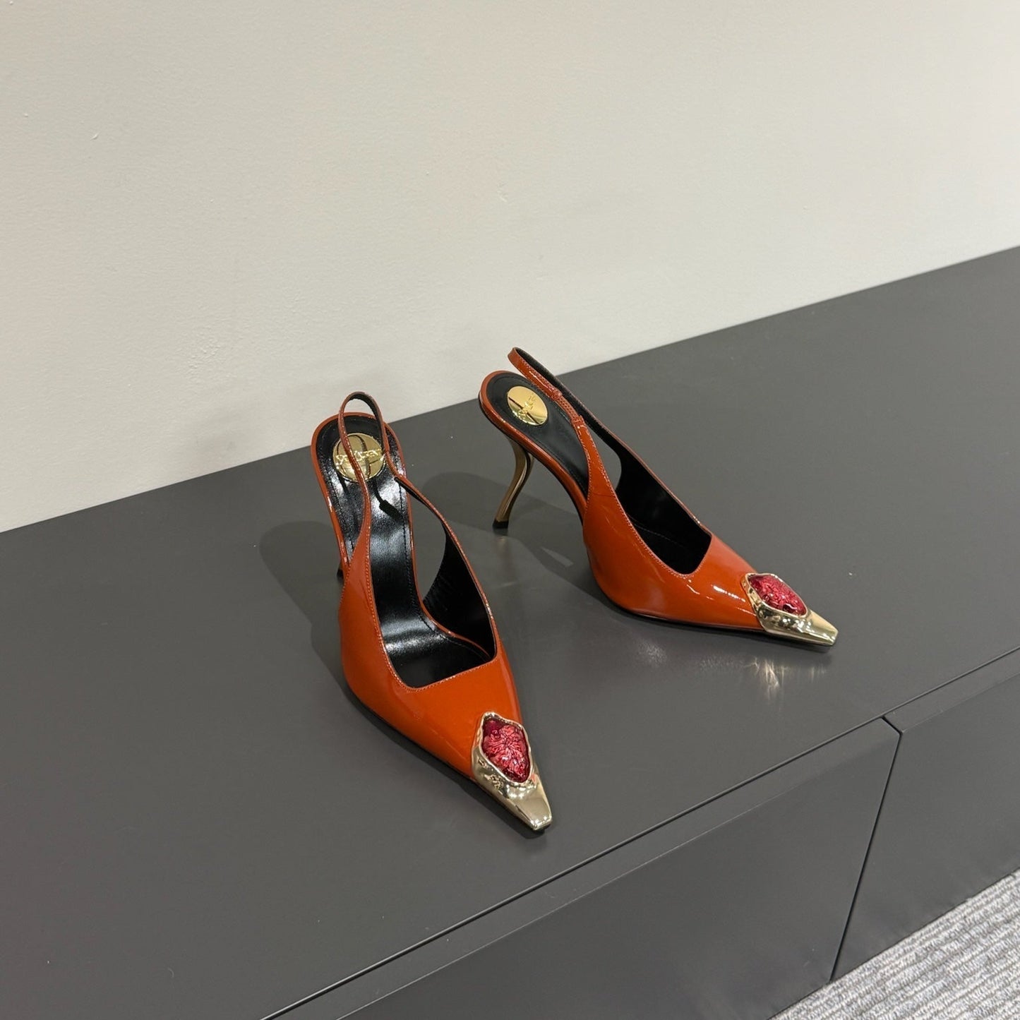 RED GEM-STUDDED SLINGBACK PUMPS IN ORANGE PATENT CALFSKIN - 35