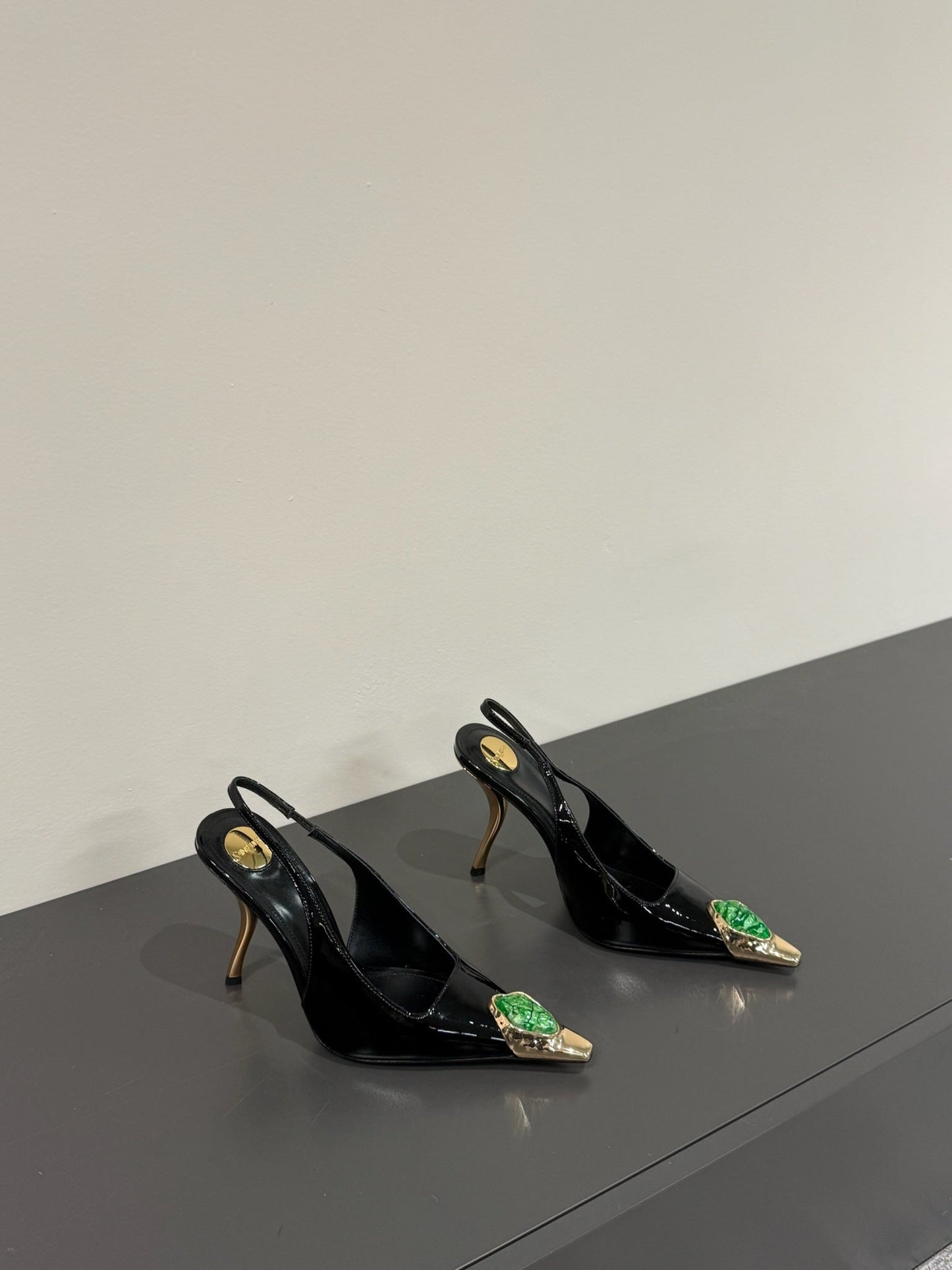 GREEN GEM-STUDDED SLINGBACK PUMPS IN BLACK PATENT CALFSKIN - 35