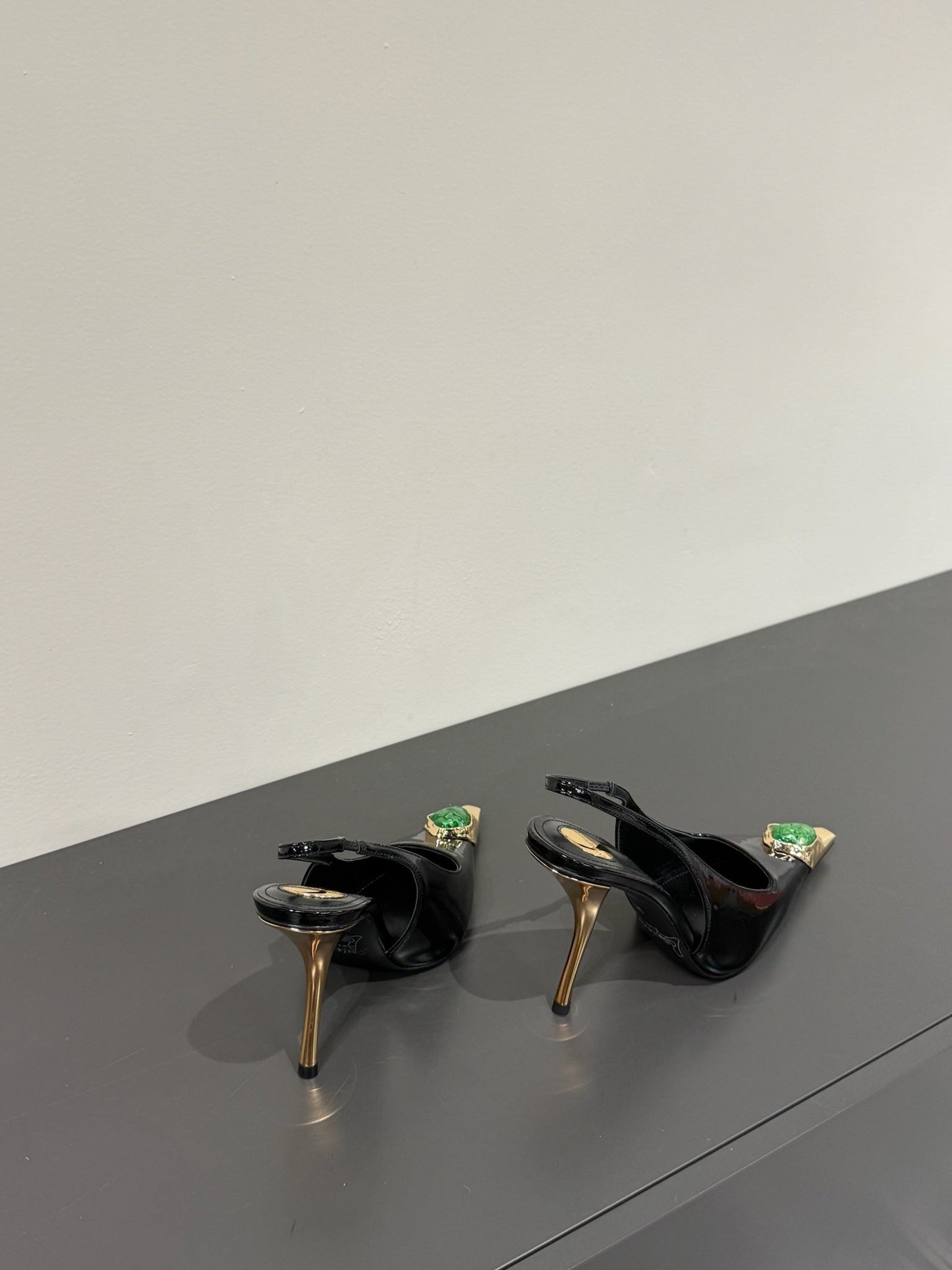 GREEN GEM-STUDDED SLINGBACK PUMPS IN BLACK PATENT CALFSKIN - 35