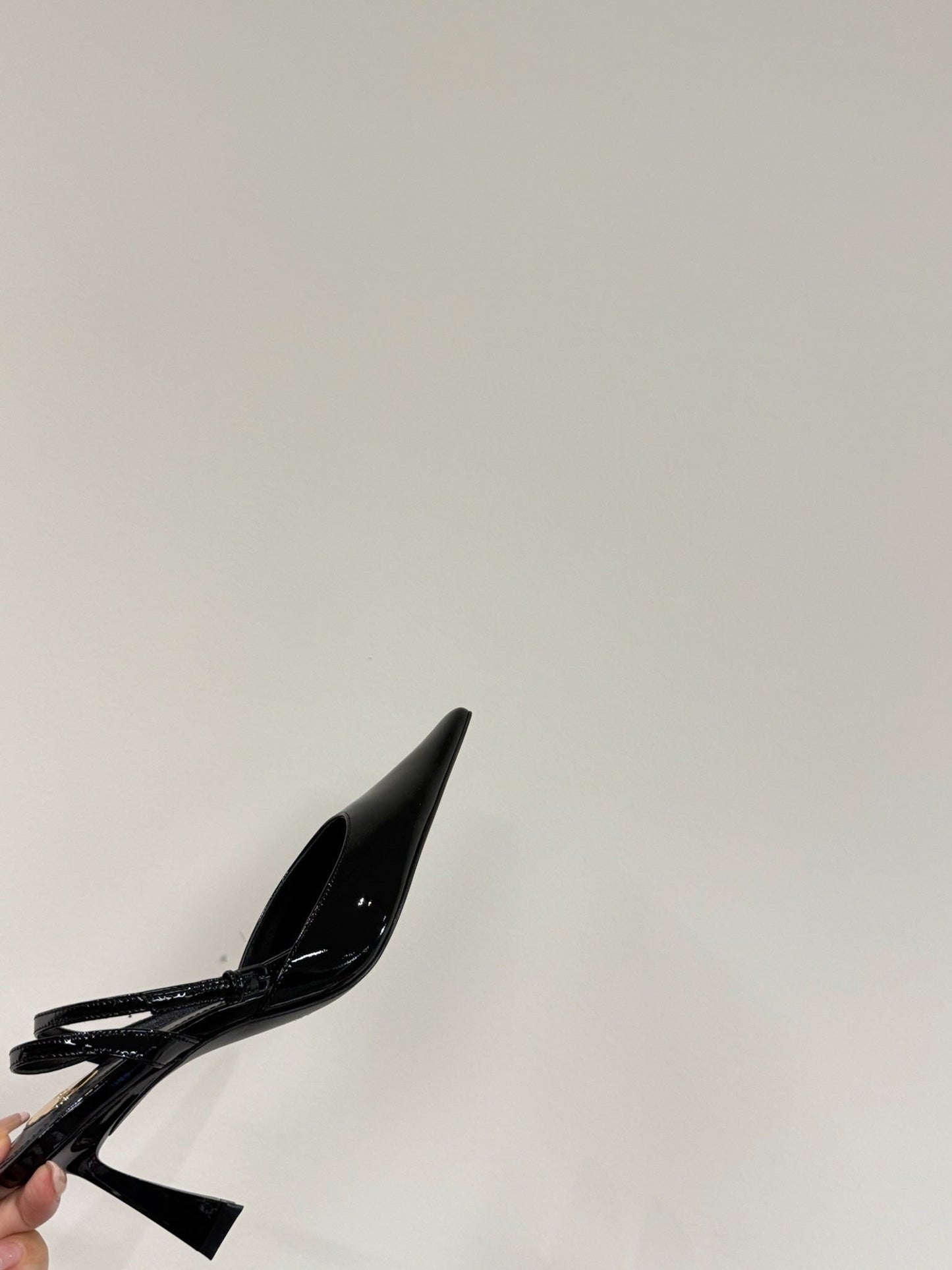 AIMÉE SLINGBACK PUMPS IN BLACK GLOSSY LAMBSKIN - 35