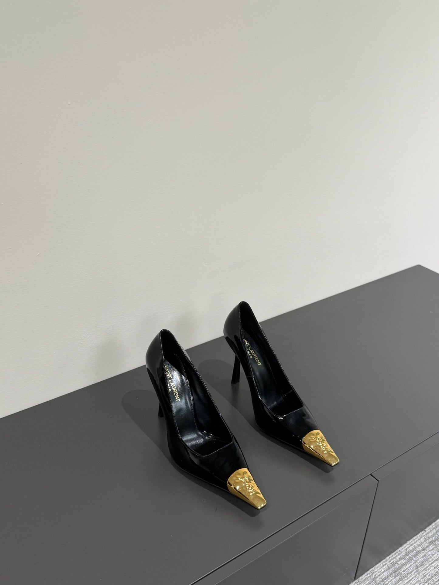 JEANNE HIGH PUMPS IN BLACK PATENT CALFSKIN - 35