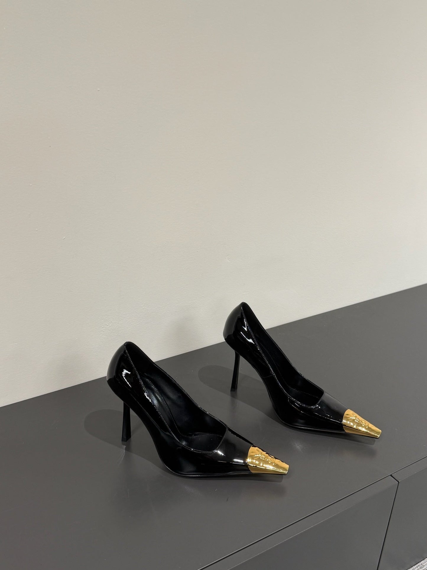 JEANNE HIGH PUMPS IN BLACK PATENT CALFSKIN - 35