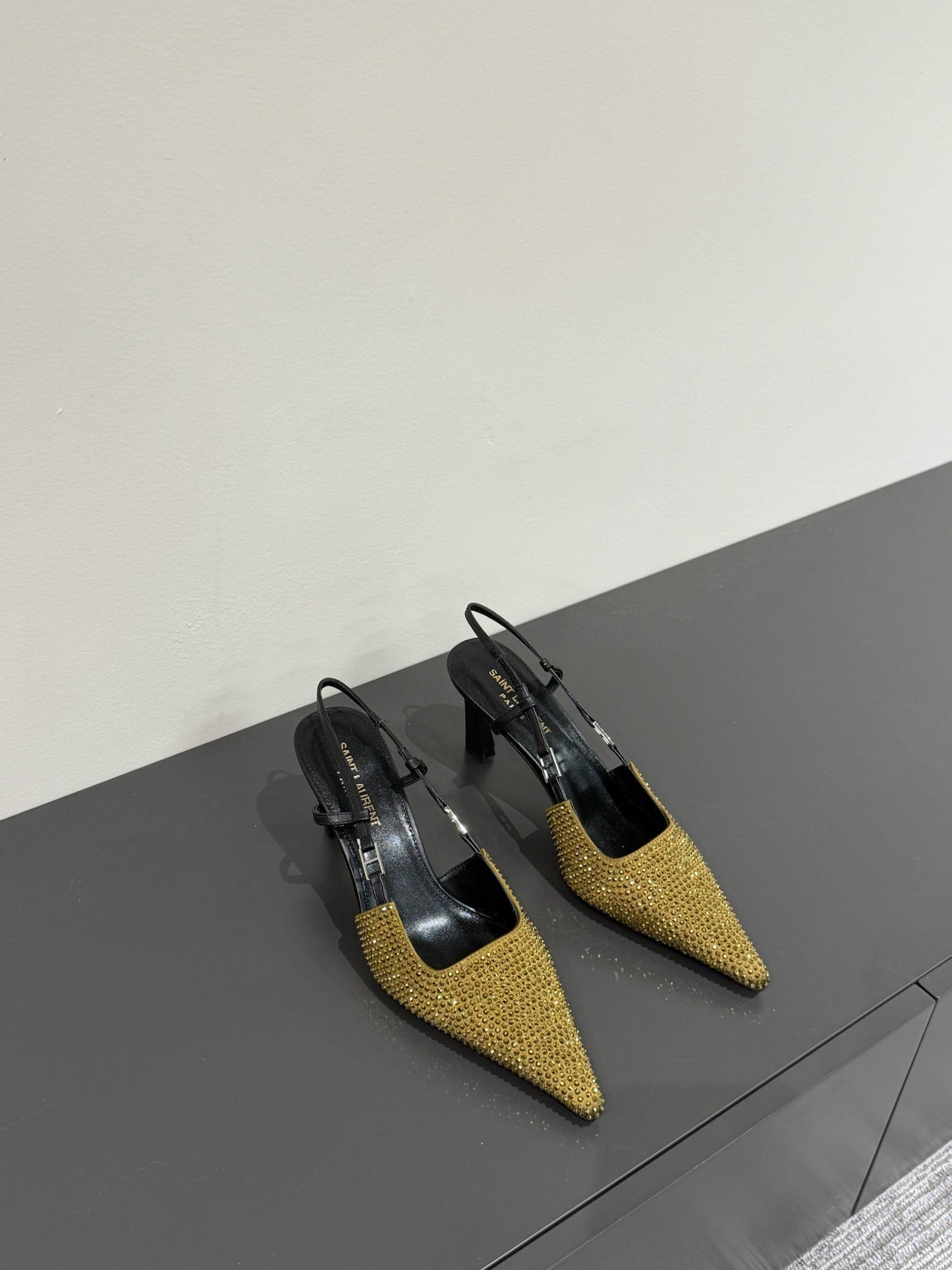 HIGH SLINGBACKS POINTED-TOE IN METALLIC GOLD LAMBSKIN WITH CRYSTALS - 35