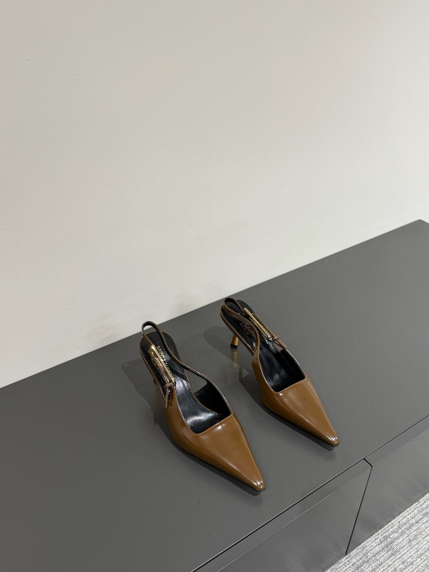 LEE SLINGBACK PUMPS 75 MM IN COFFEE BROWN PATENT CALFSKIN - 35