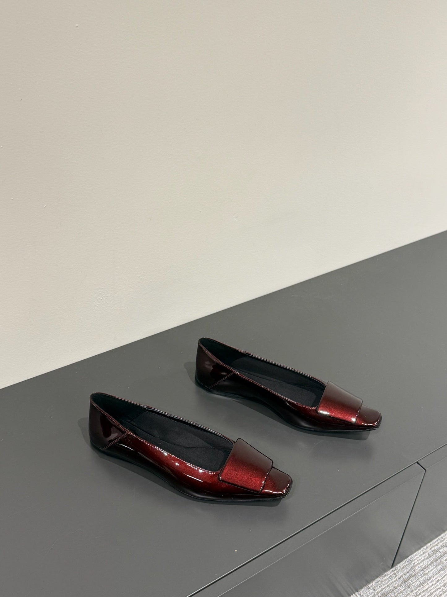POPPY BALLET FLATS IN GARNET RED GLOSSY LAMBSKIN - 35