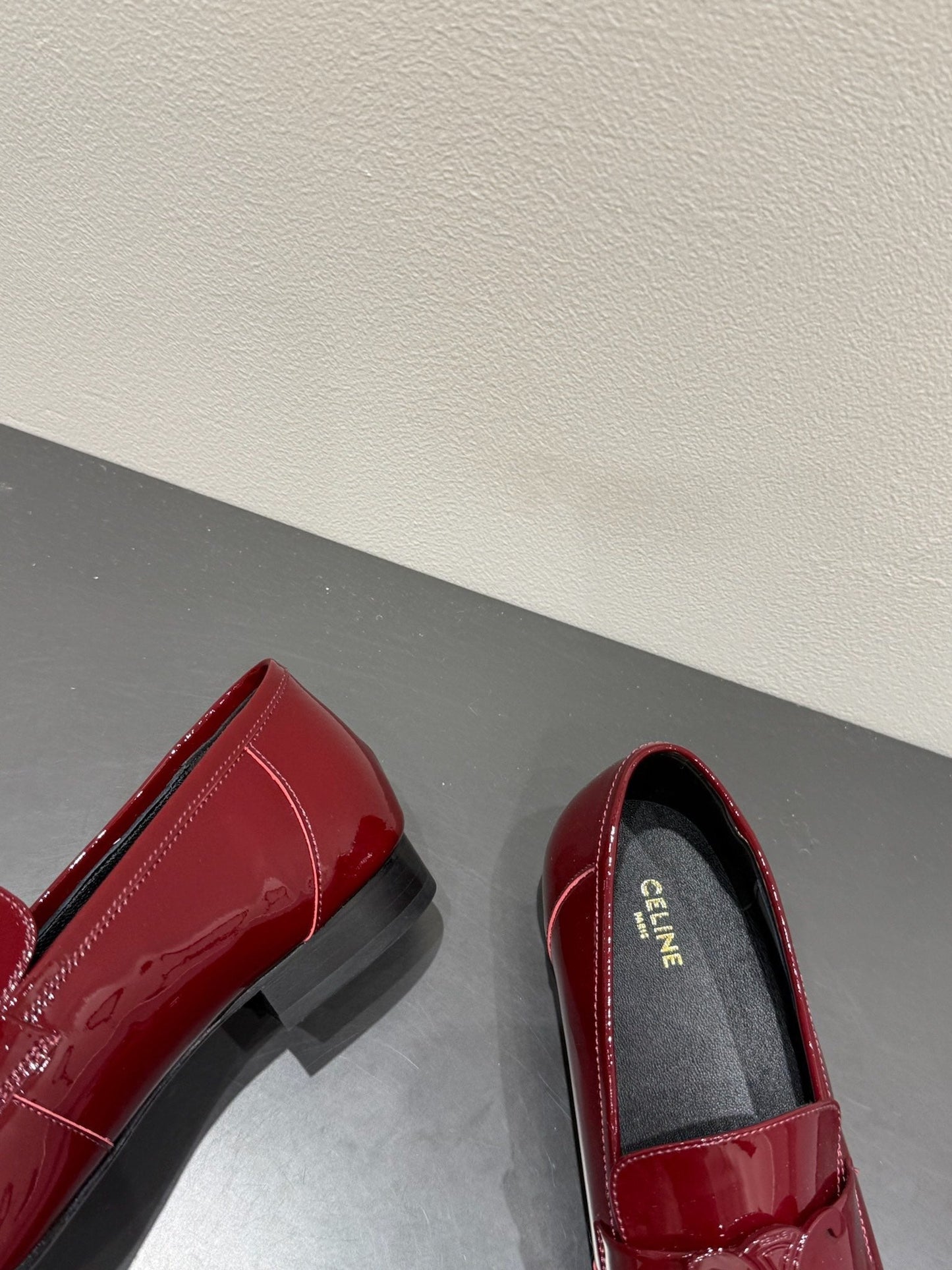 TRIOMPHE LOAFERS IN MAROON RED PATENT CALFSKIN - 35