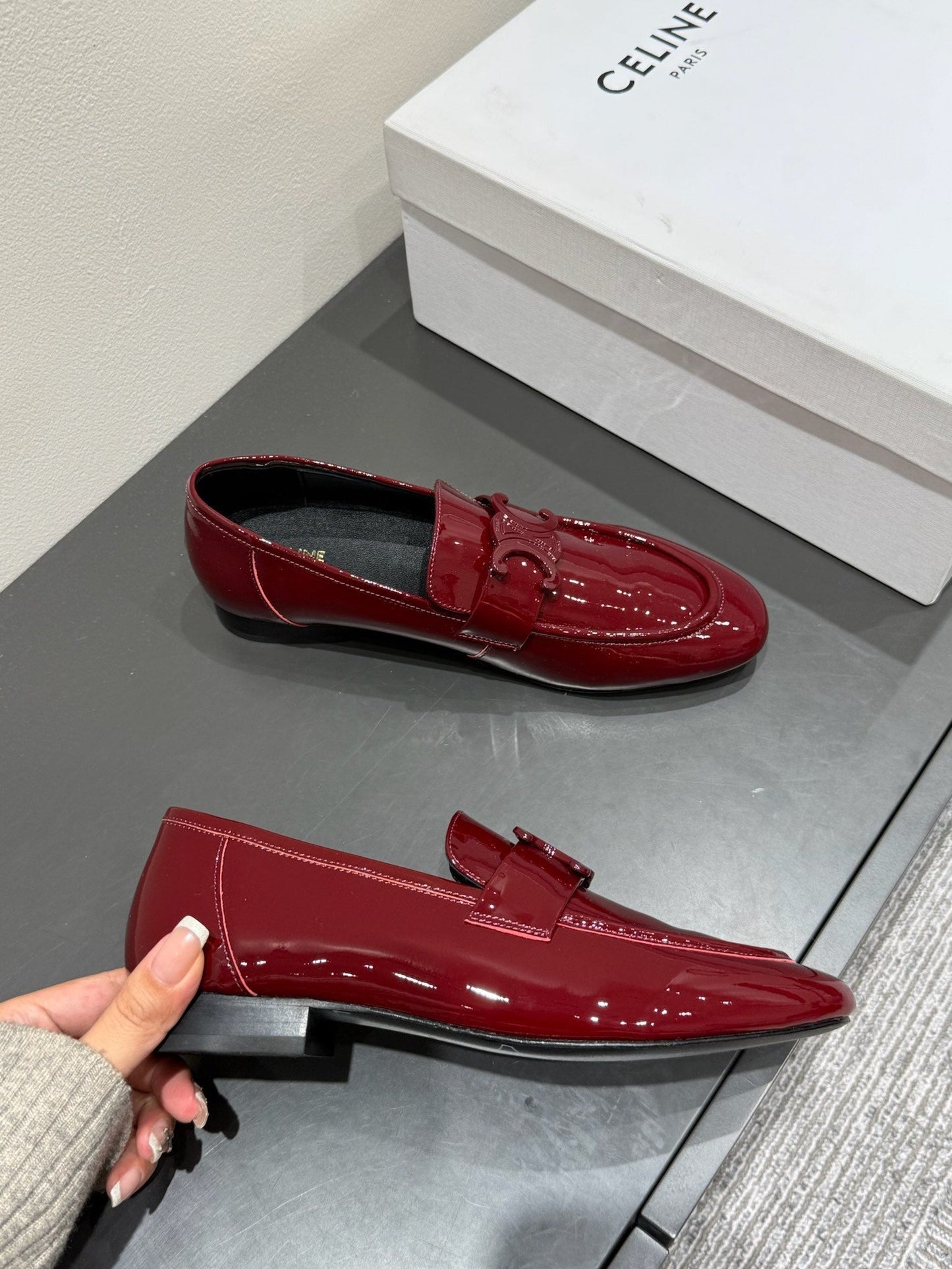 TRIOMPHE LOAFERS IN MAROON RED PATENT CALFSKIN - 35