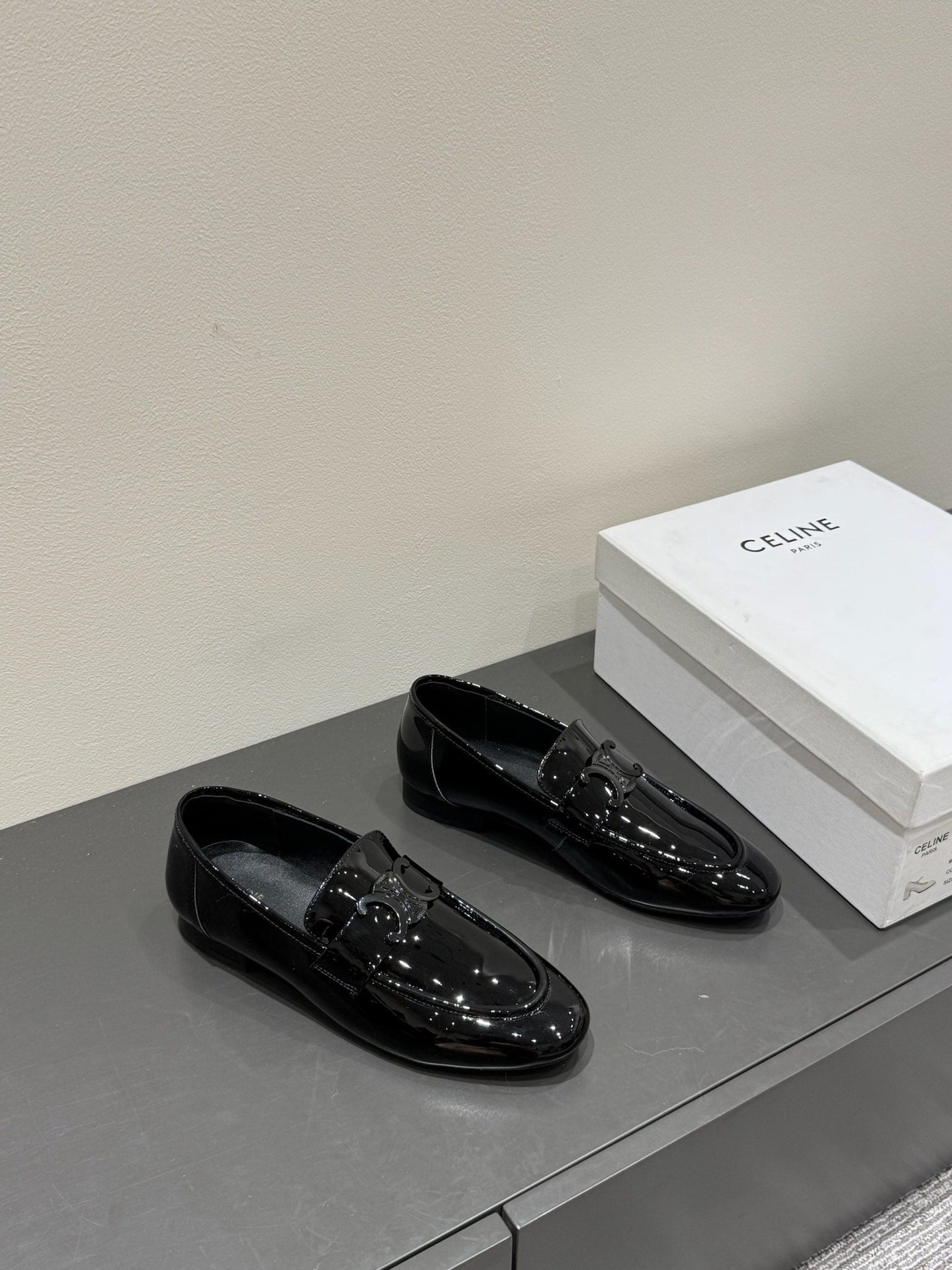 TRIOMPHE LOAFERS IN BLACK PATENT CALFSKIN - 35
