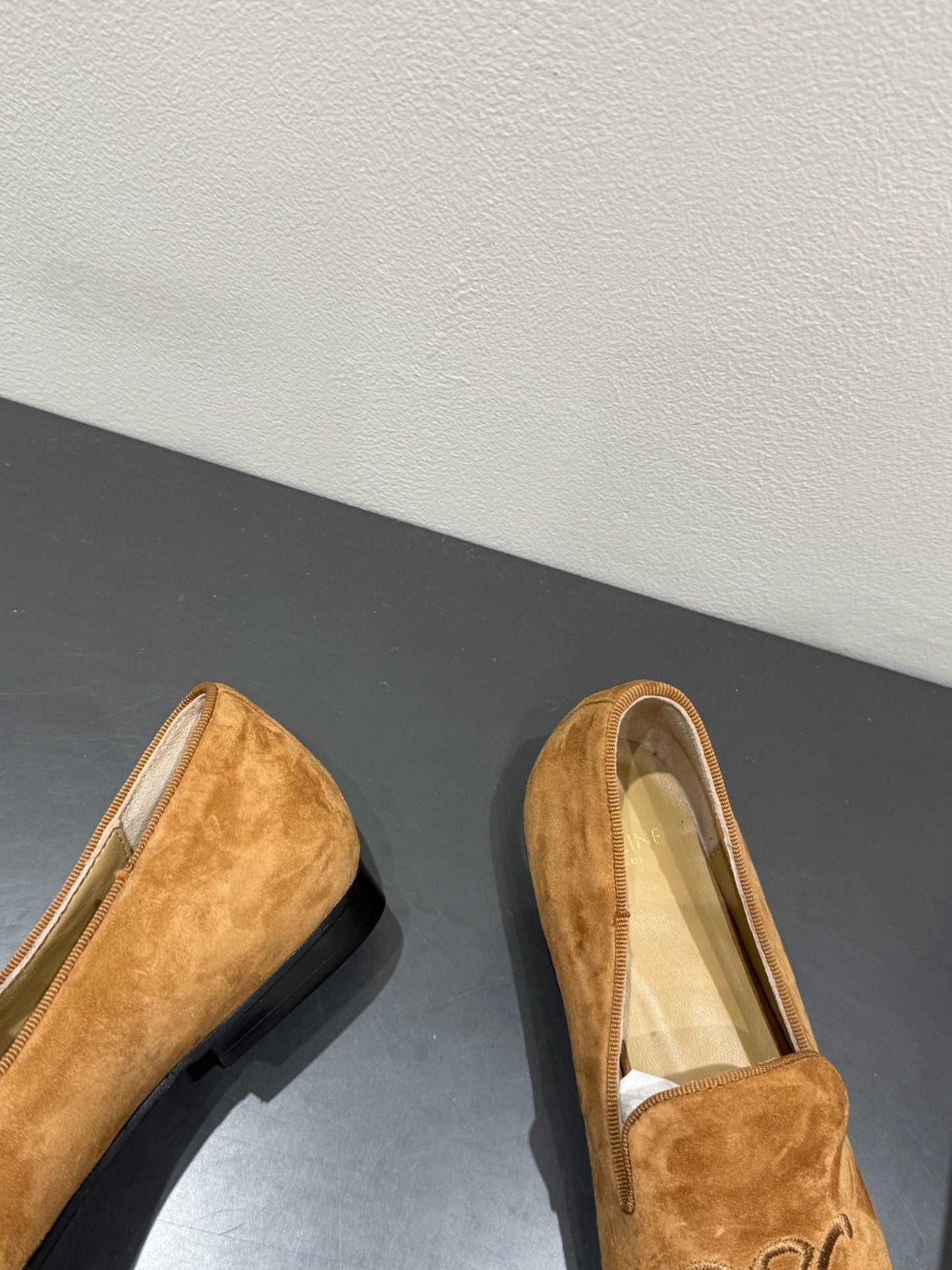 LOAFERS IN PEANUT BROWN SUEDE EMBROIDERED LOGO - 35
