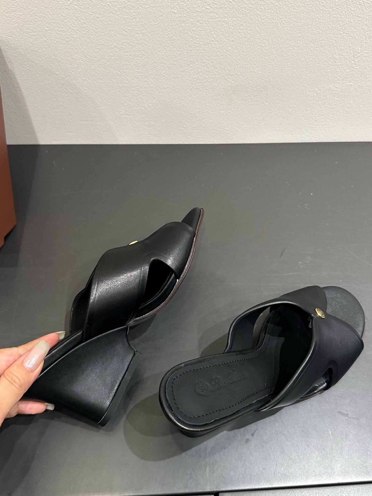LP HIGH HEELS 25S IN BLACK LAMBSKIN - 35
